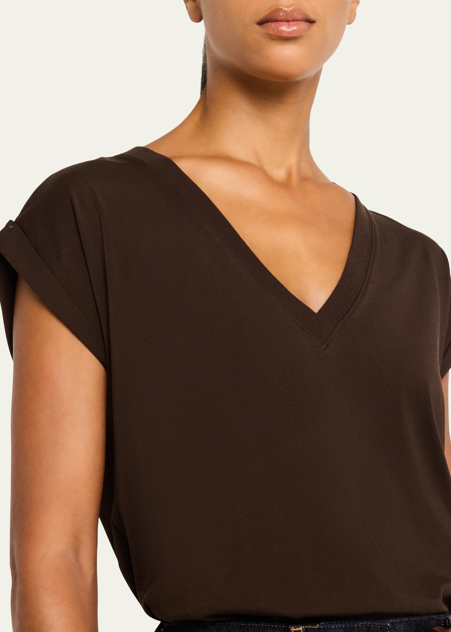 FRAME Easy V-Neck Tee Image 5 of 5
