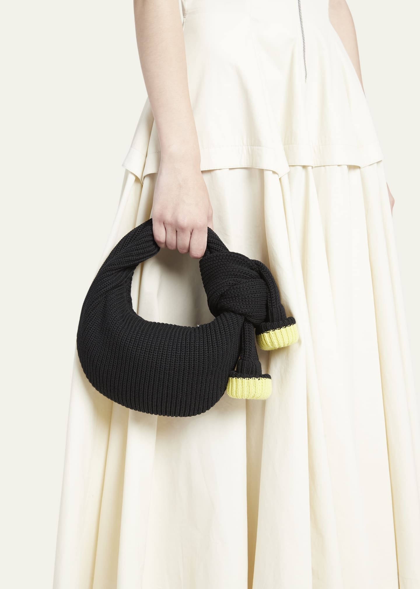 新作【Bottega Veneta】Jodie ミディアム ショルダーバッグ Bottega Veneta Jodie Mini Jumper Knit Top-Handle Bag