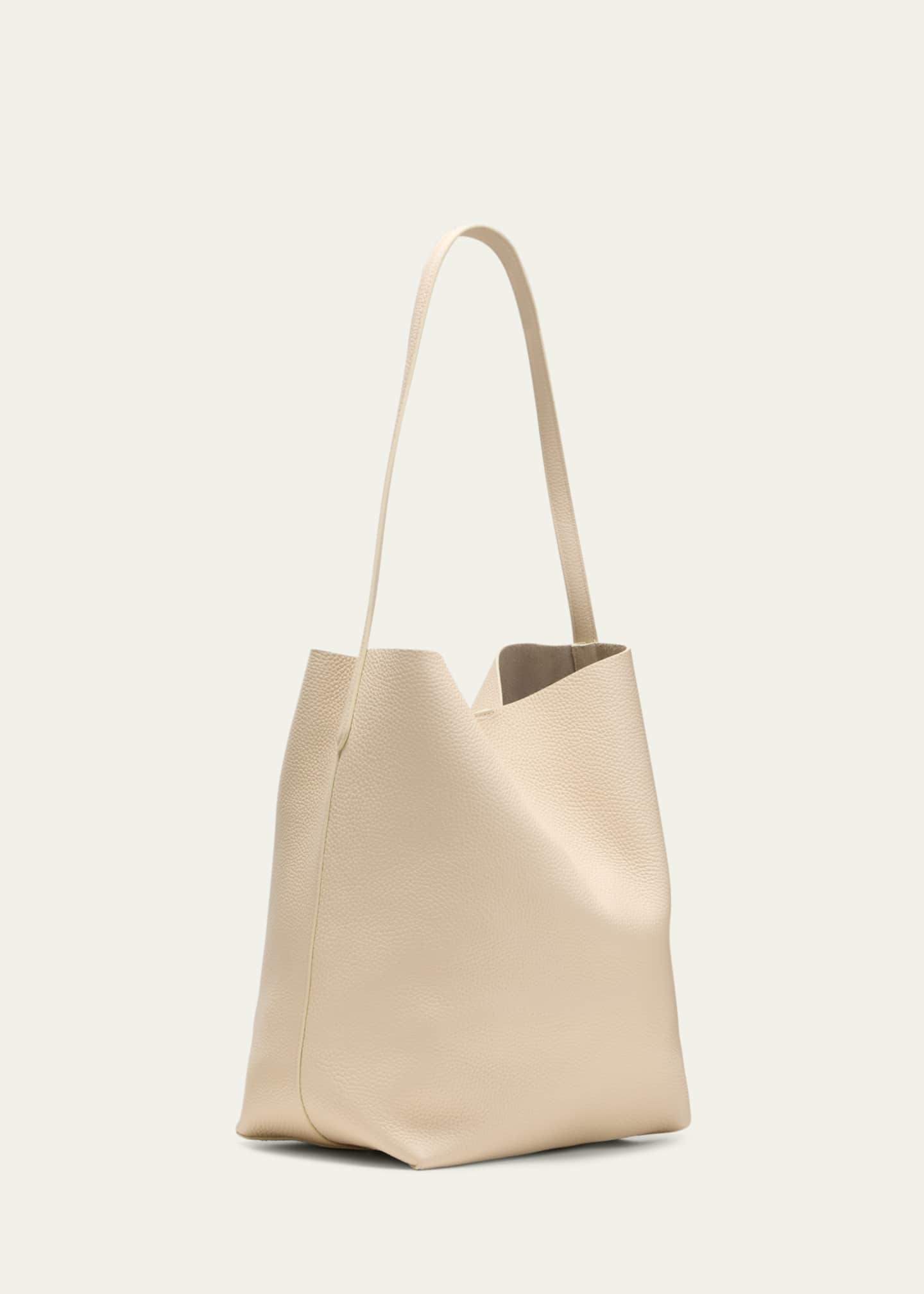 Mansur tote clearance