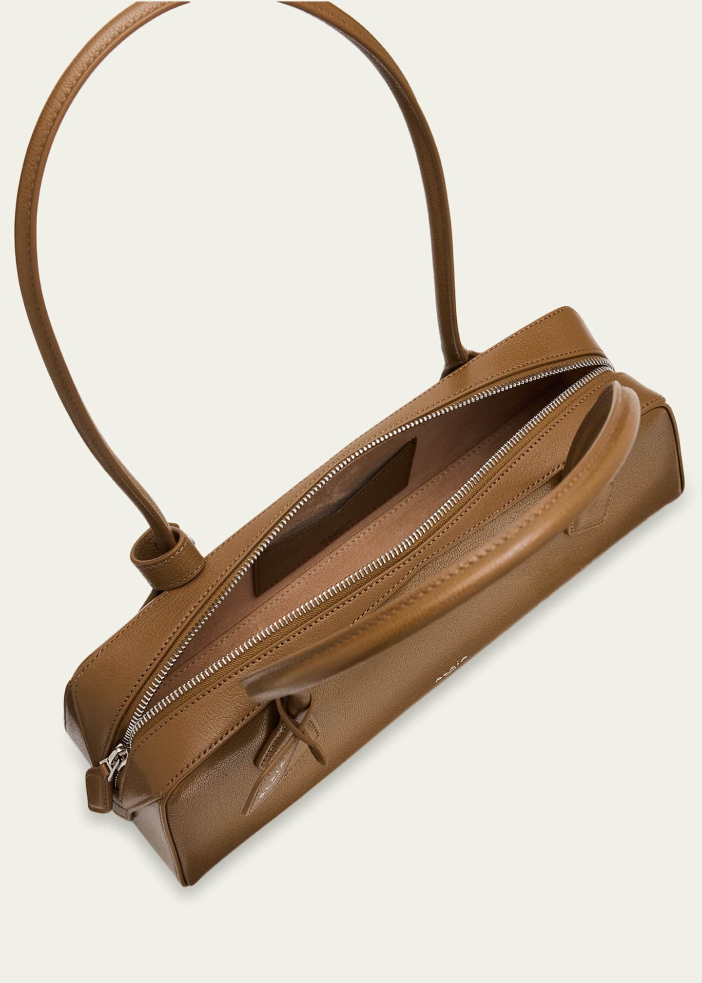 Alaïa LE TECKEL ミディアム　シャイニーゴートスキン Le Teckel Medium Shoulder Bag in Goatskin | Neiman Marcus