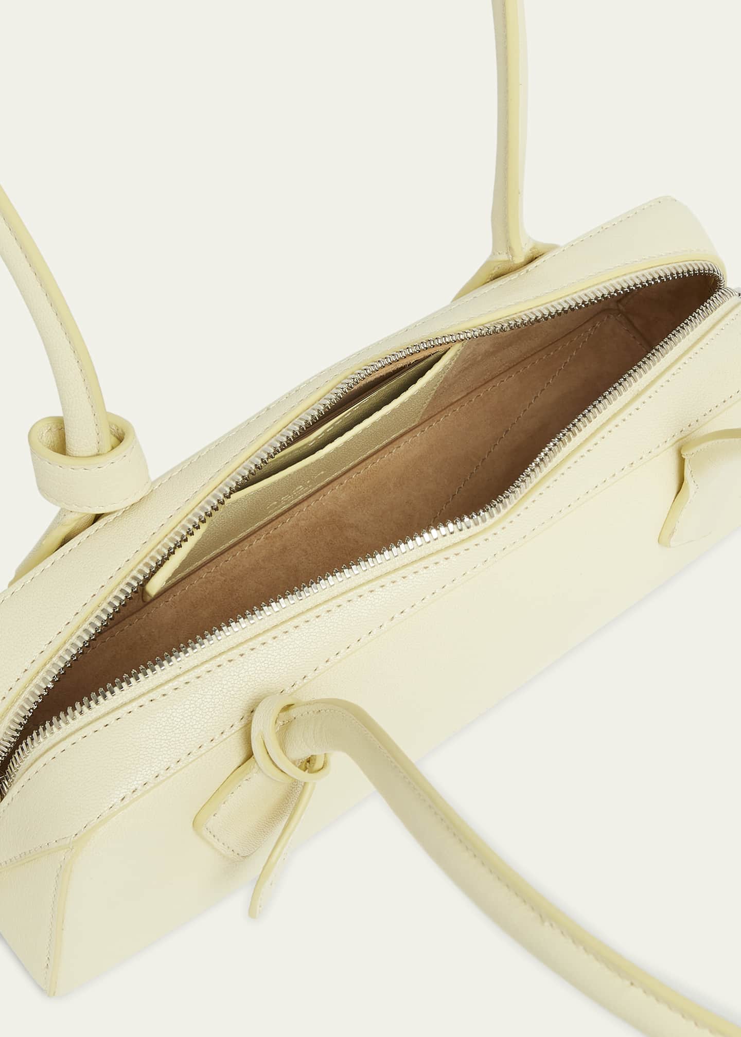 ALAIA Le Teckel Small Shoulder Bag in Leather Image 4 of 6
