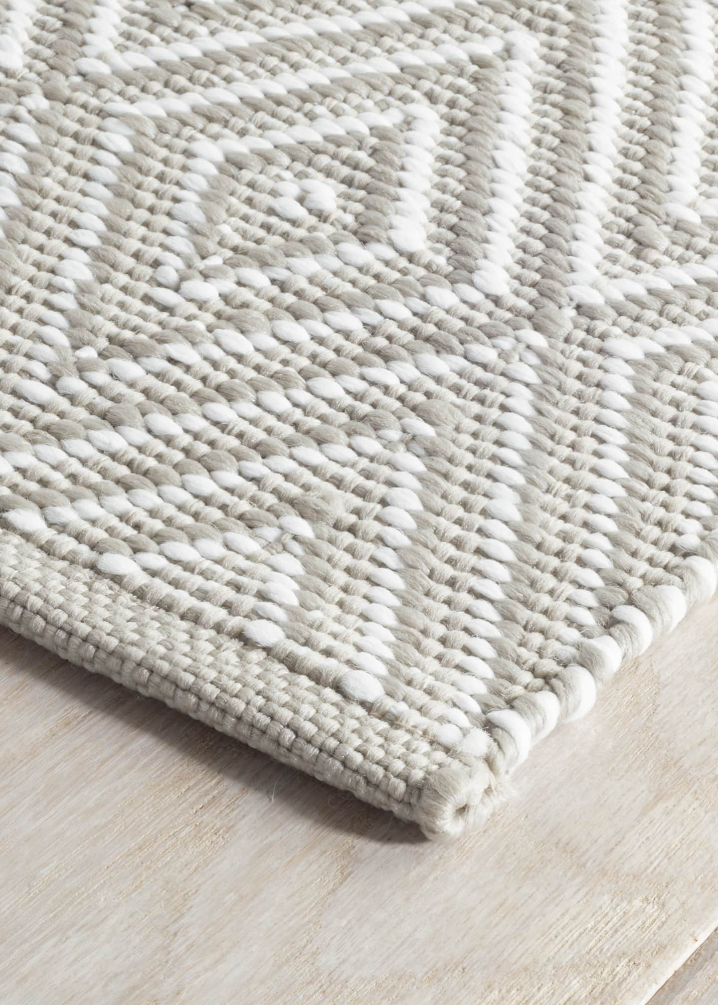 Annie Selke Diamond Handwoven Indoor/Outdoor Rug, 6' x 9' Image 2 of 5