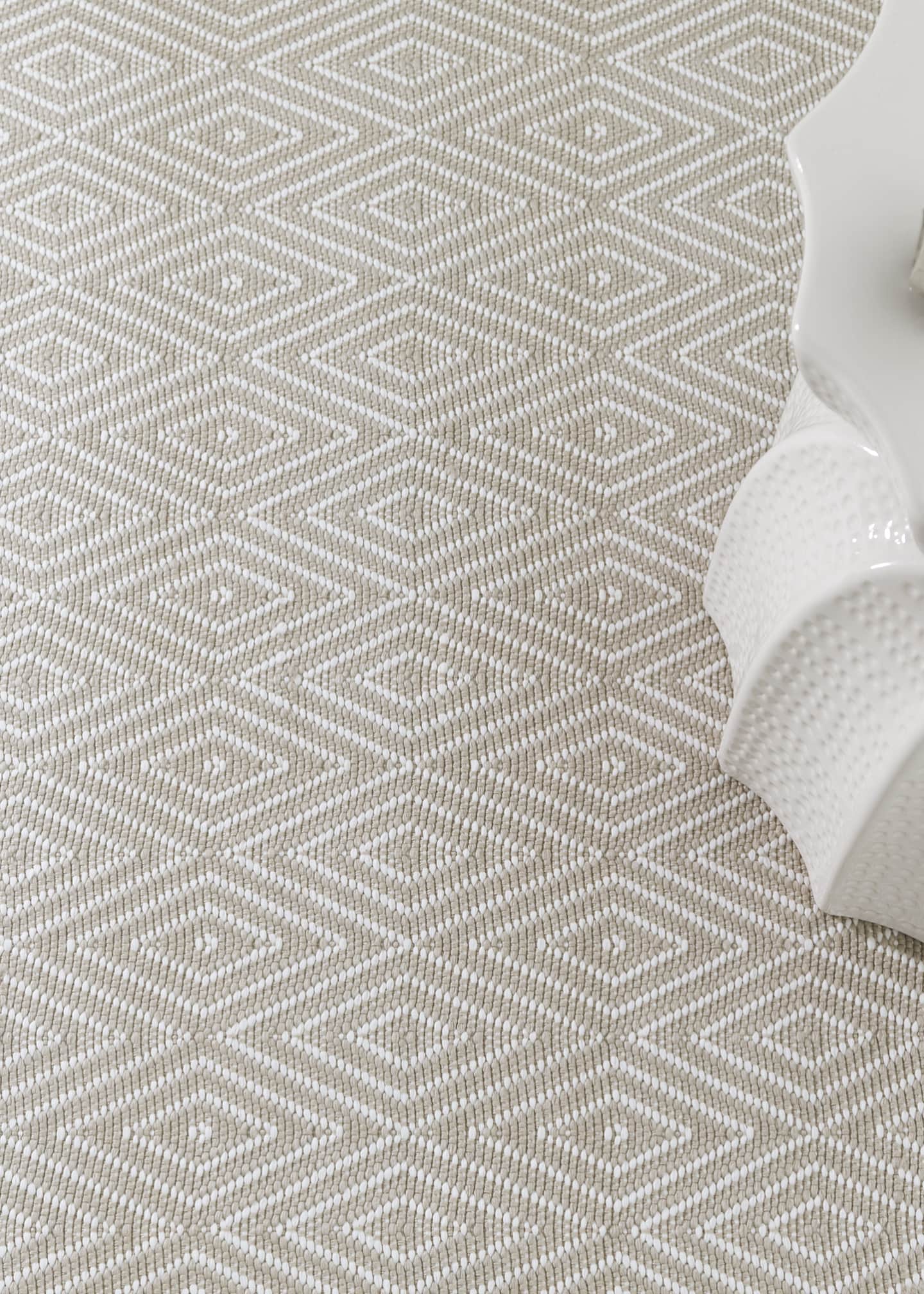 Annie Selke Diamond Handwoven Indoor/Outdoor Rug, 6' x 9' Image 4 of 5