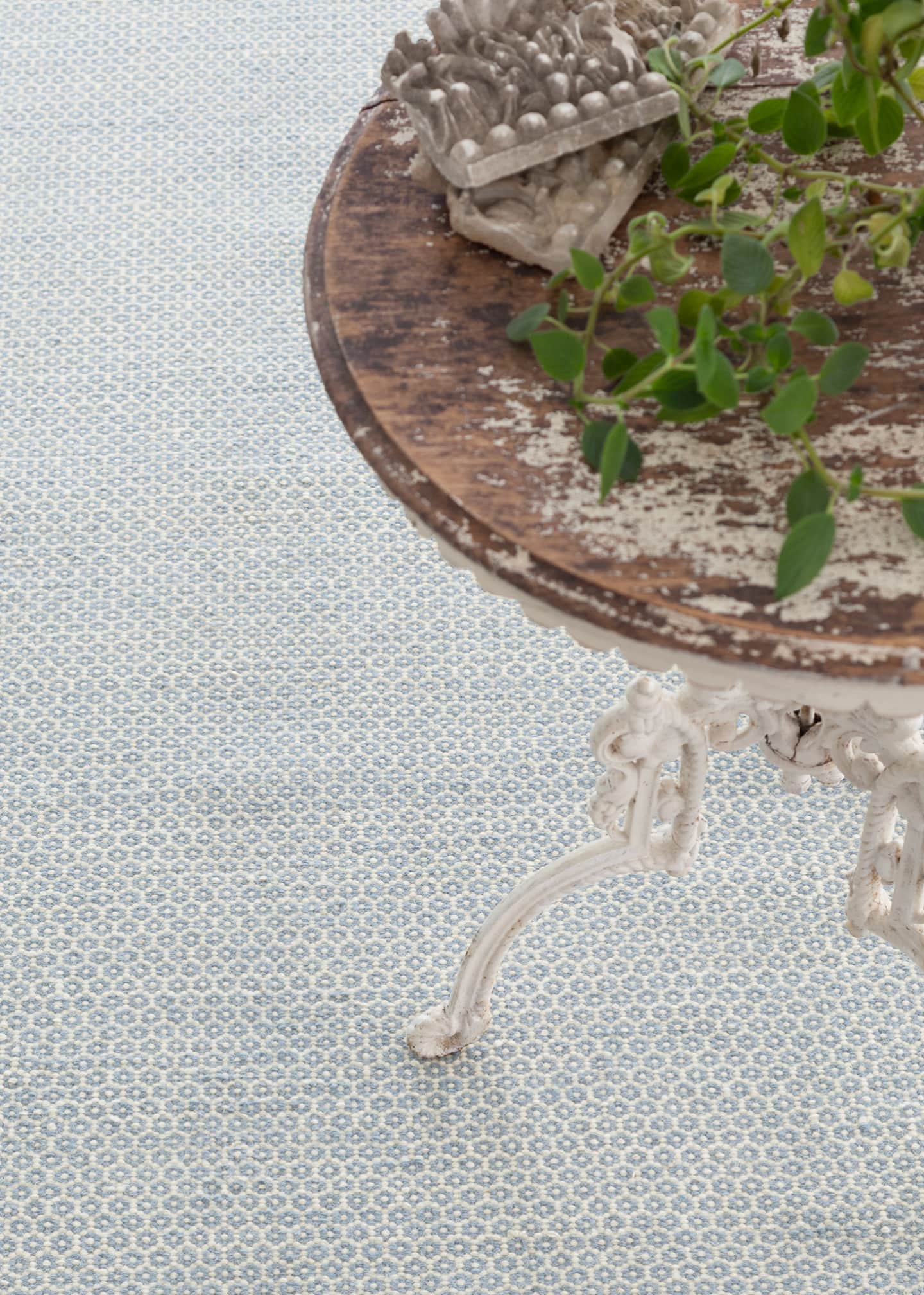 Annie Selke Honeycomb French Blue/Ivory Handwoven Rug, 3' x 5' Image 2 of 5