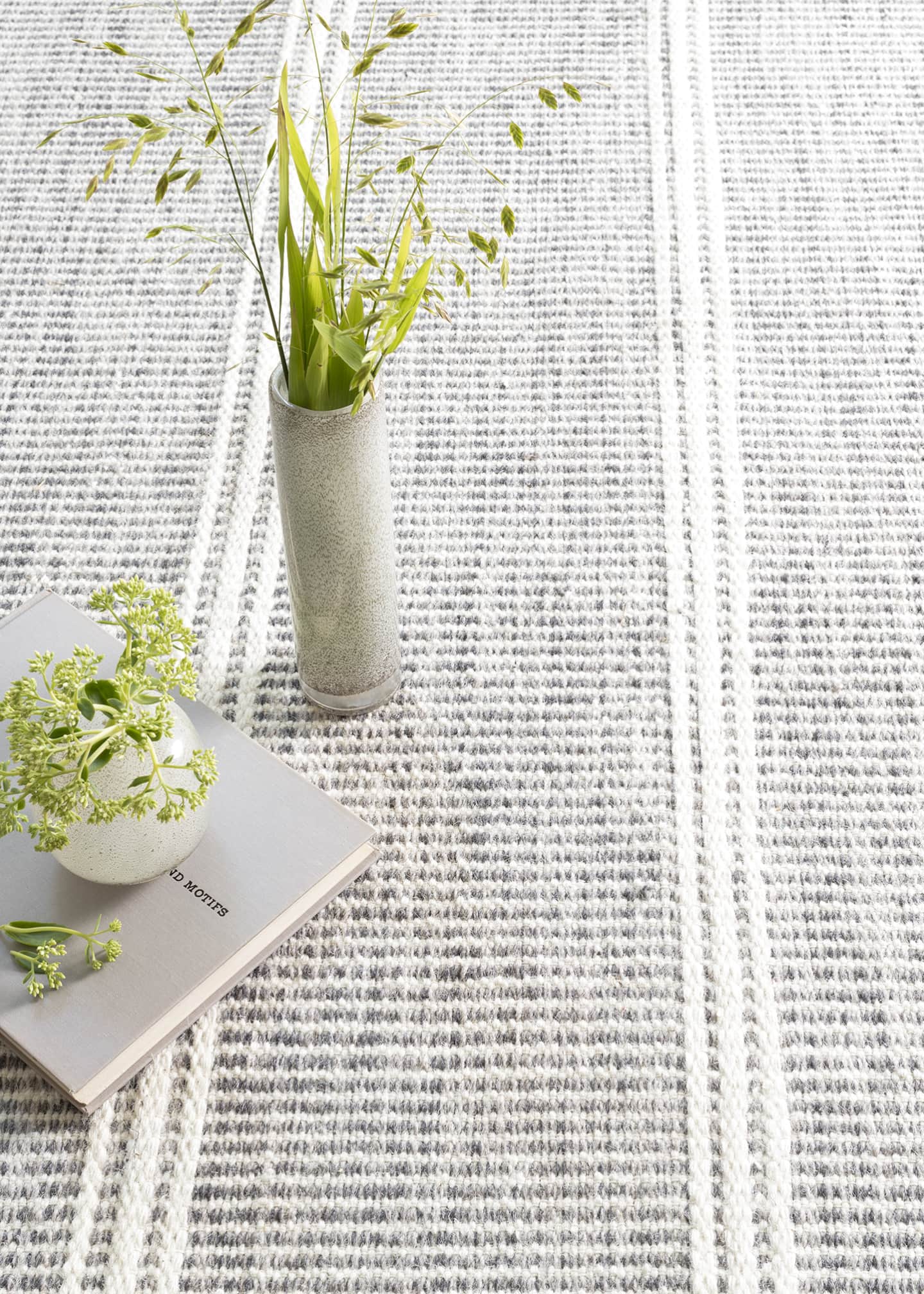 Annie Selke Malta Grey Handwoven Rug, 9' x 12' Image 2 of 4