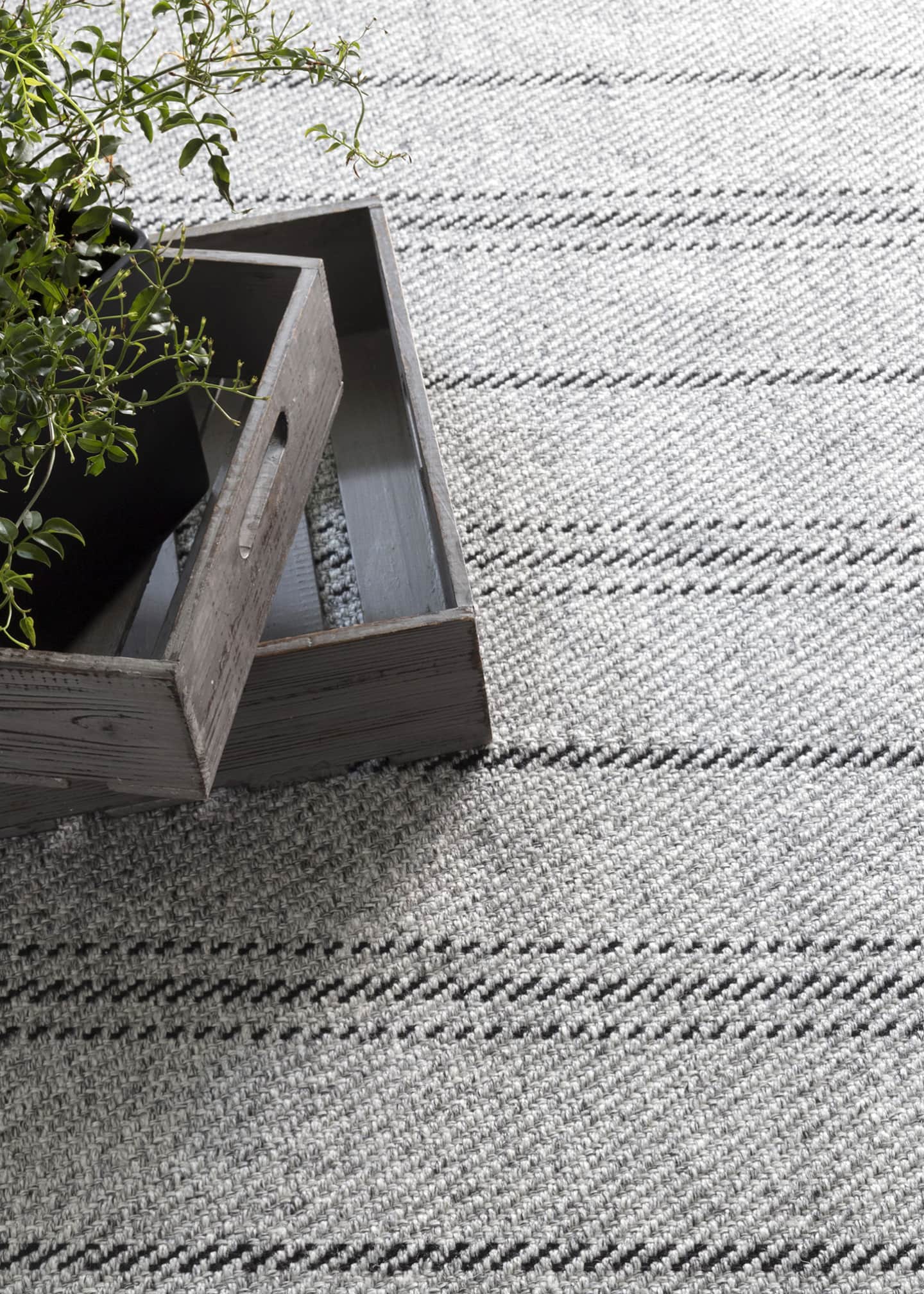 Annie Selke Melange Stripe Grey/Black Handwoven Indoor/Outdoor Rug, 5' x 8' Image 2 of 5