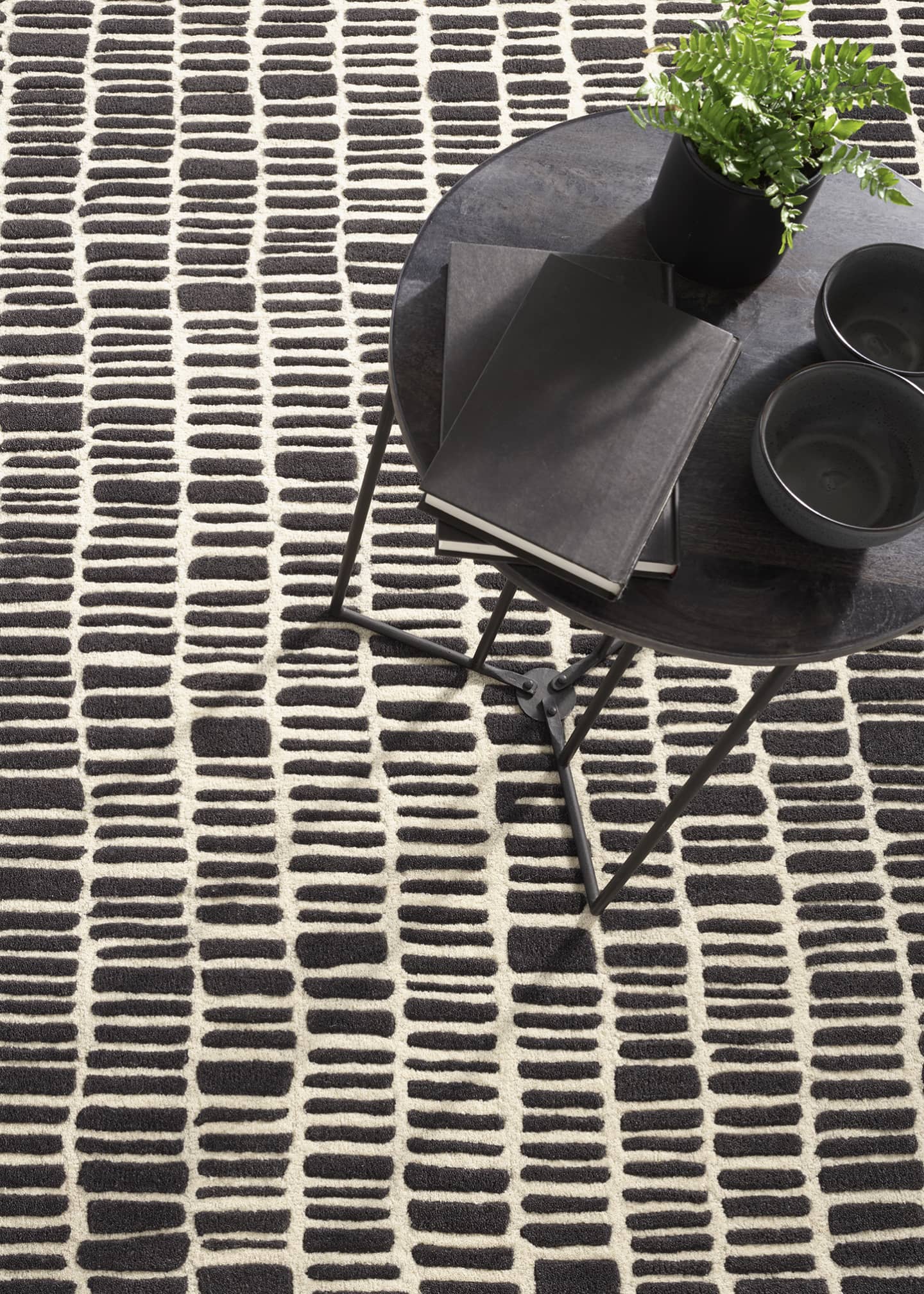 Annie Selke Roark Charcoal Hand-Tufted Rug, 3' x 5' Image 2 of 5