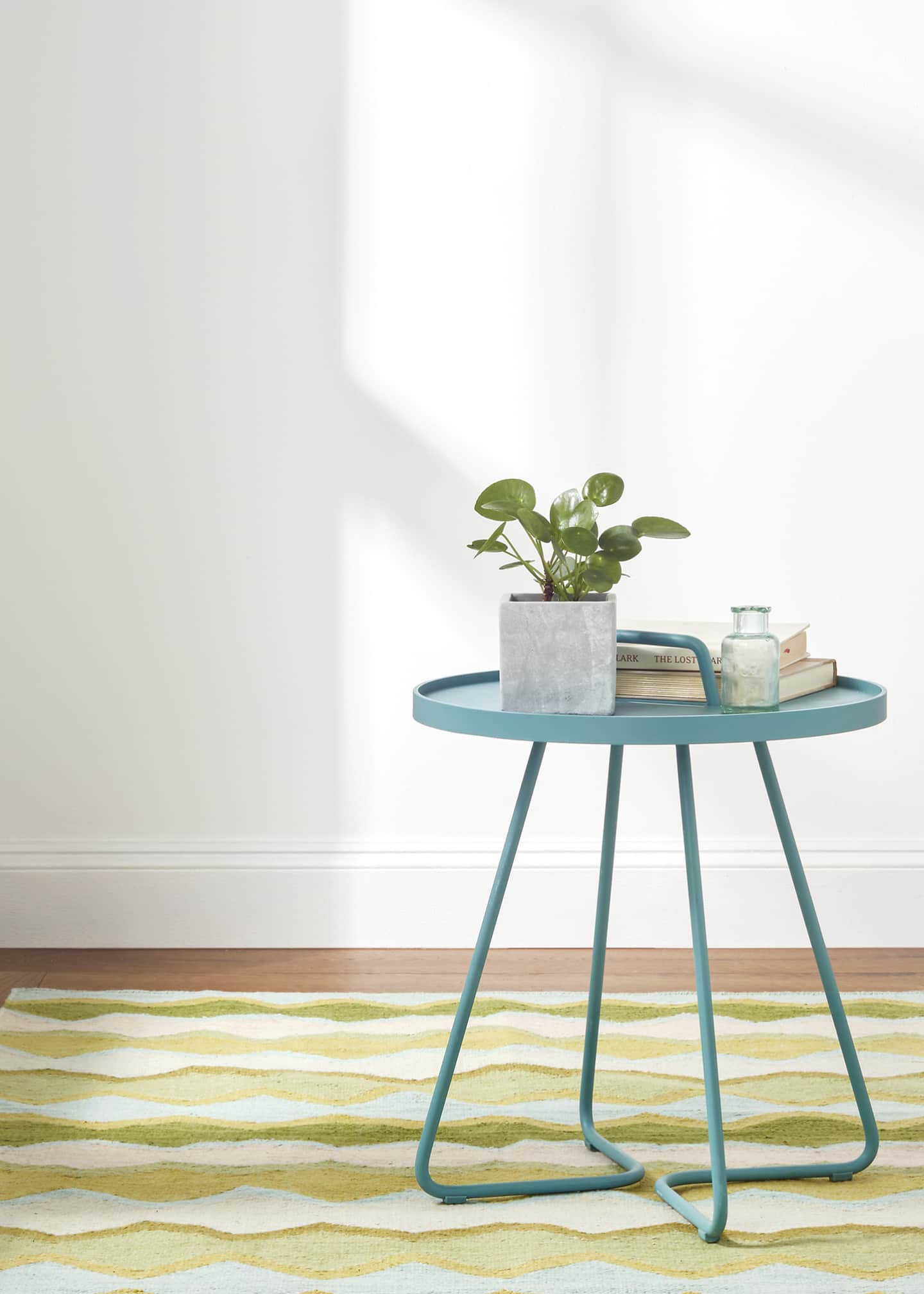 Annie Selke x Kit Kemp Safety Net Green Handwoven Indoor/Outdoor Rug, 10' x 14' Image 3 of 5