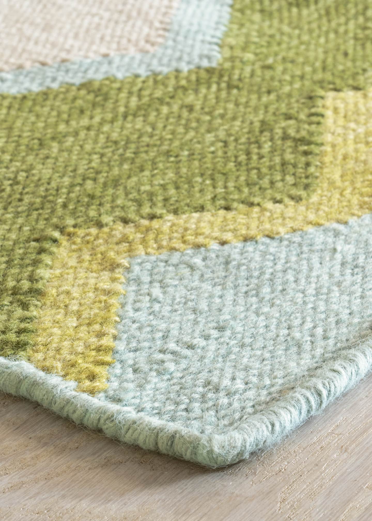 Annie Selke x Kit Kemp Safety Net Green Handwoven Indoor/Outdoor Rug, 10' x 14' Image 5 of 5