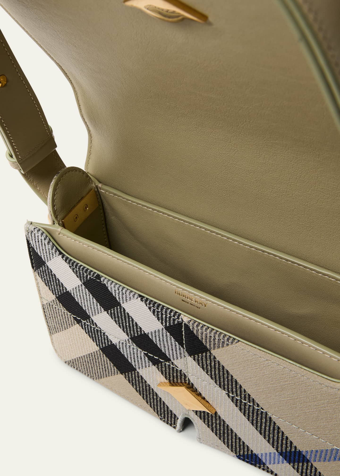 Burberry fragrance messenger bag outlet