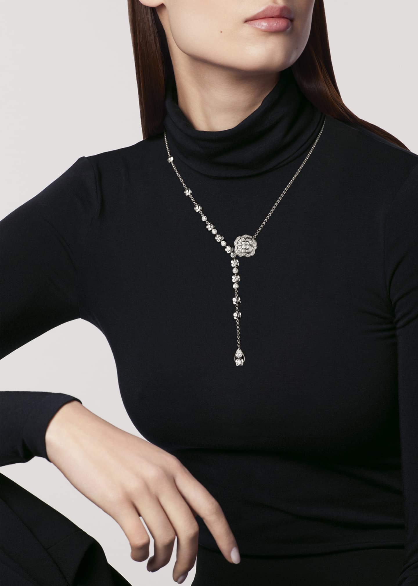 CHANEL BOUTON DE CAMÉLIA NECKLACE Image 2 of 4