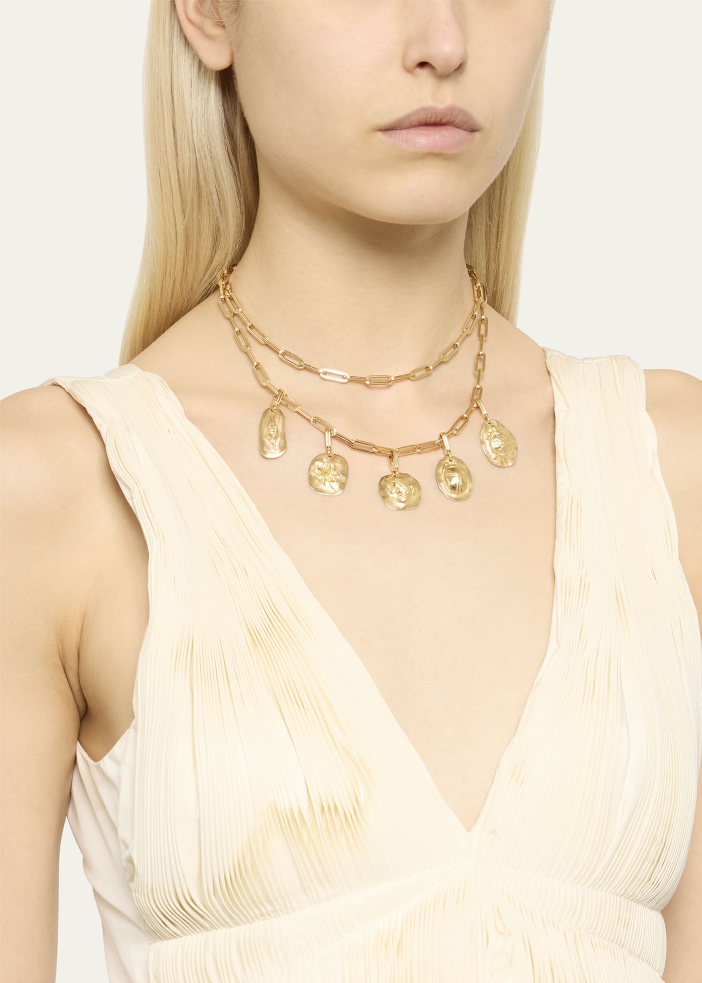 Mellerio 18K Yellow Gold Wild Rose Medal Charm Image 5 of 5