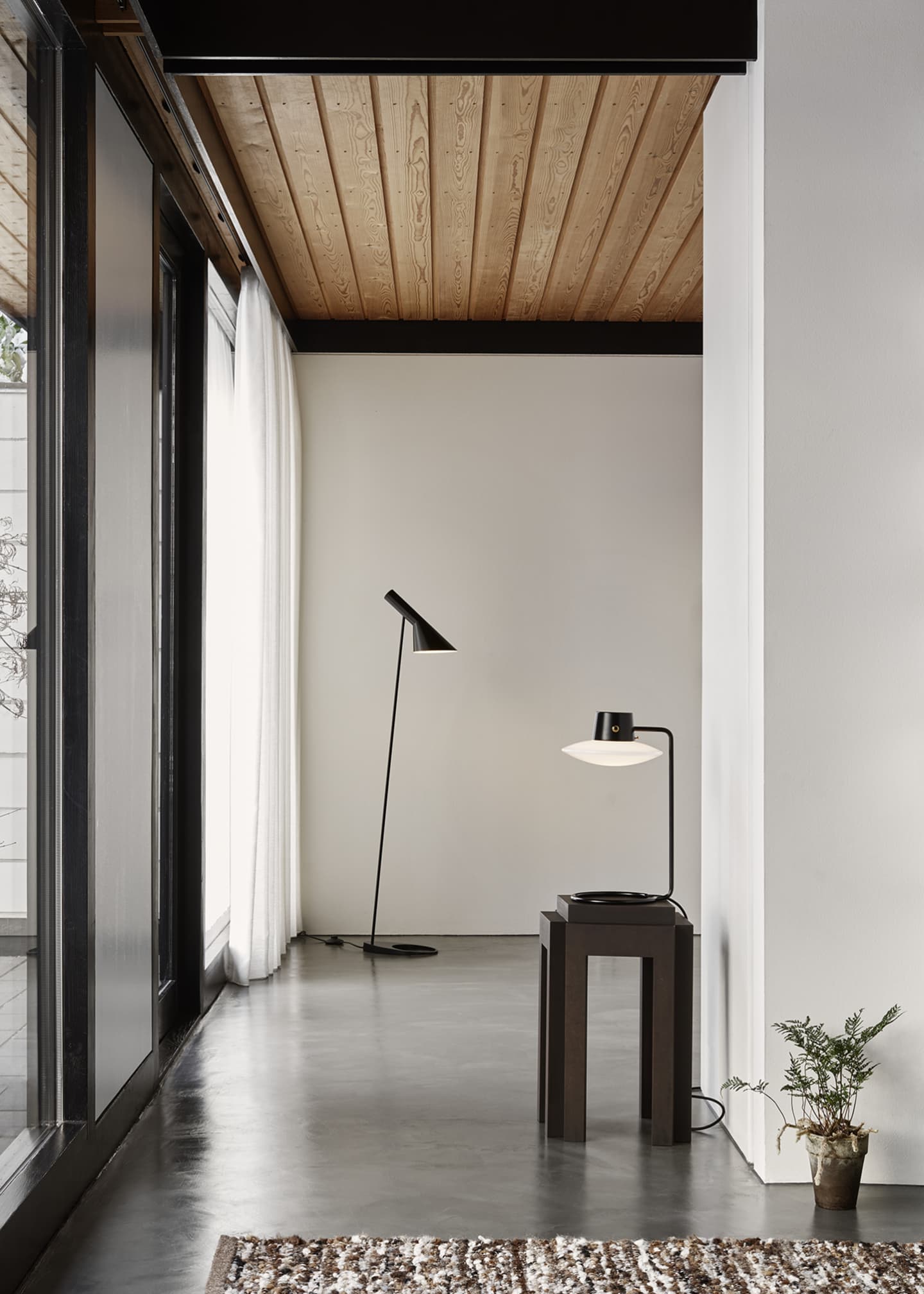 Louis Poulsen AJ Oxford Table Lamp, 16" Image 5 of 5