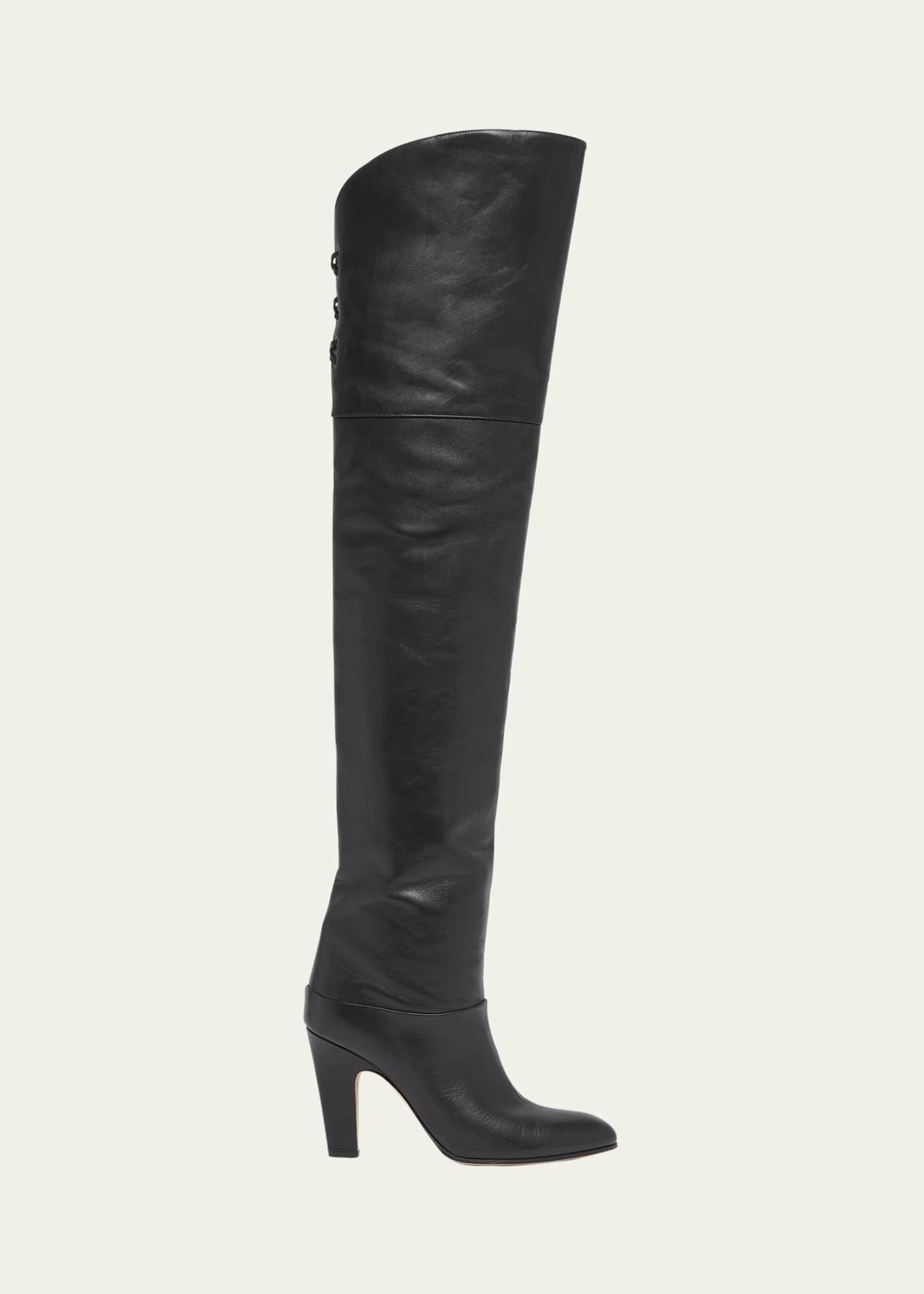 Eves and grey boots top