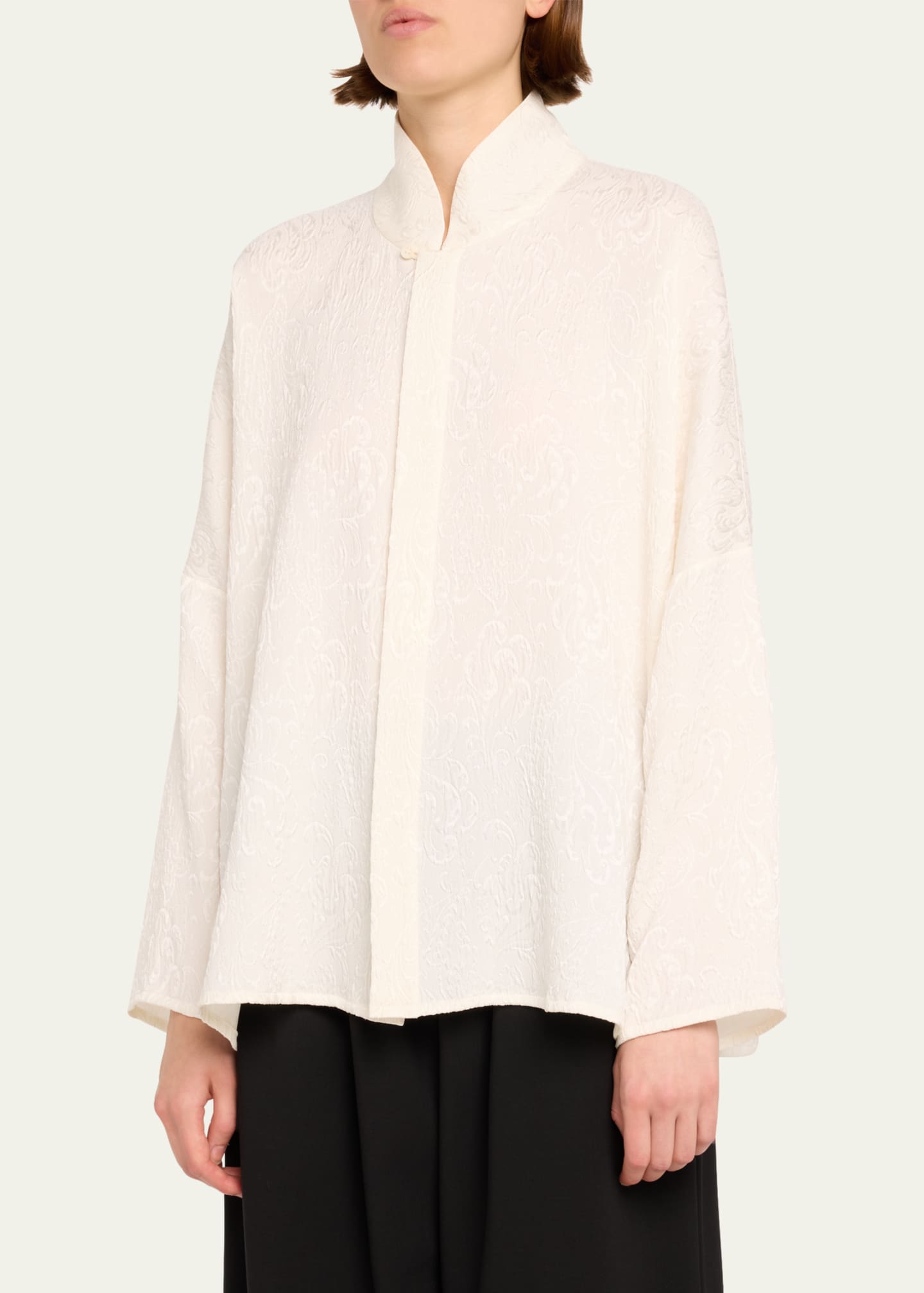 Eskandar Imperial Shirt with Chinese Collar (Mid Length) Image 4 of 5