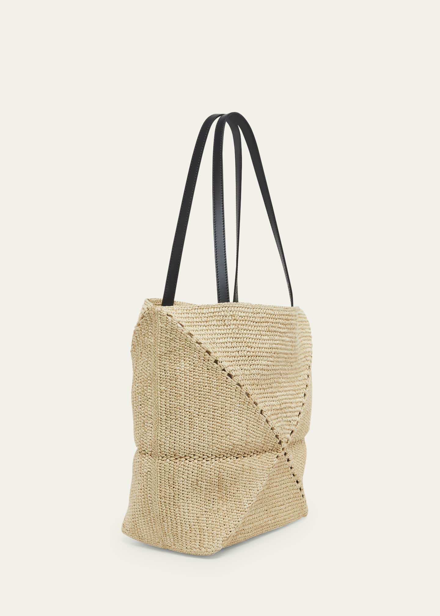 人気商品の再入荷情報をお届け！ Loewe x Raffia in Bag Tote Fold Puzzle Medium Ibiza Paula's バッグ
