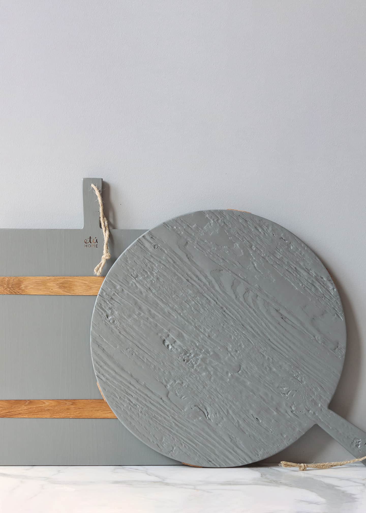 etuHOME Grey Round Mod Charcuterie Board, 20" Image 2 of 3