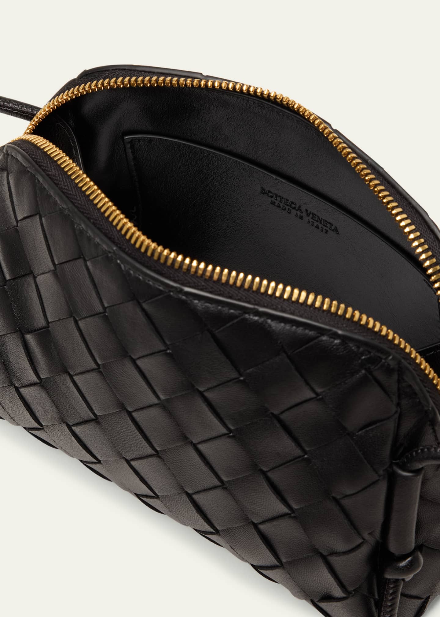 ショルダーバッグ BOTTEGA VENETA FW22 CASE BAG (667298_VCQ717407) Bottega Veneta - Cassette Pouchette Black Woven Shoulder Bag