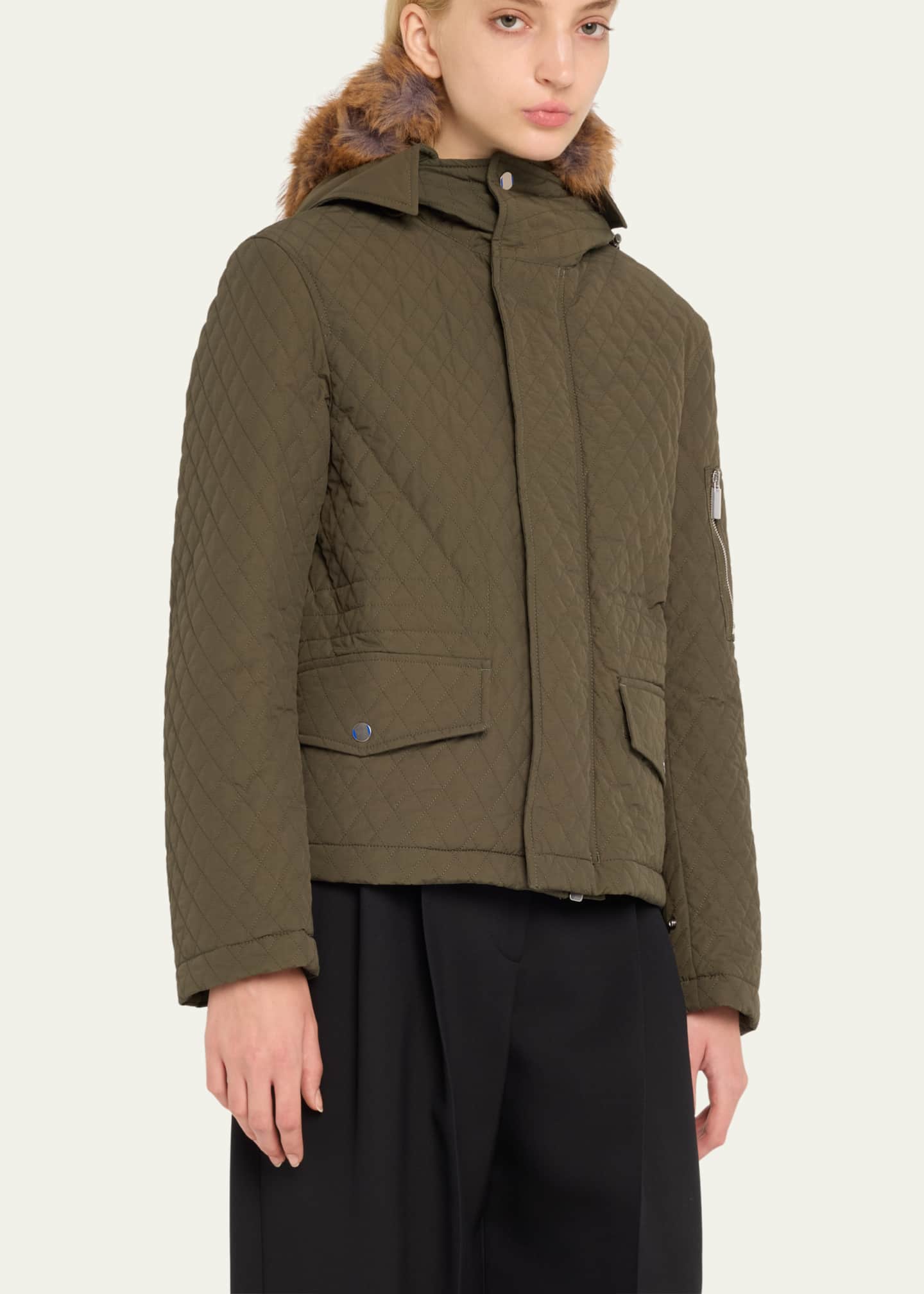 Burberry Women s Quilted Cotton Blend Jacket Green Casual Jackets