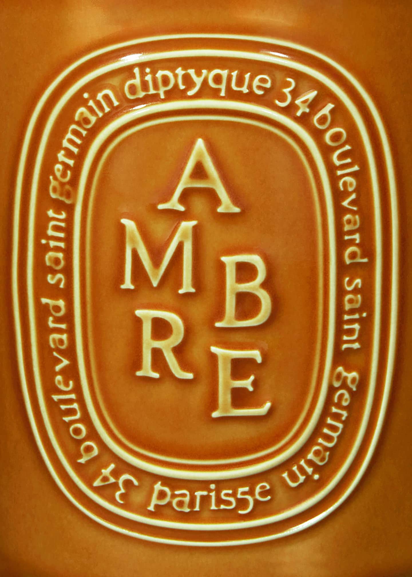 DIPTYQUE Ambre Candle, 600g Image 3 of 4