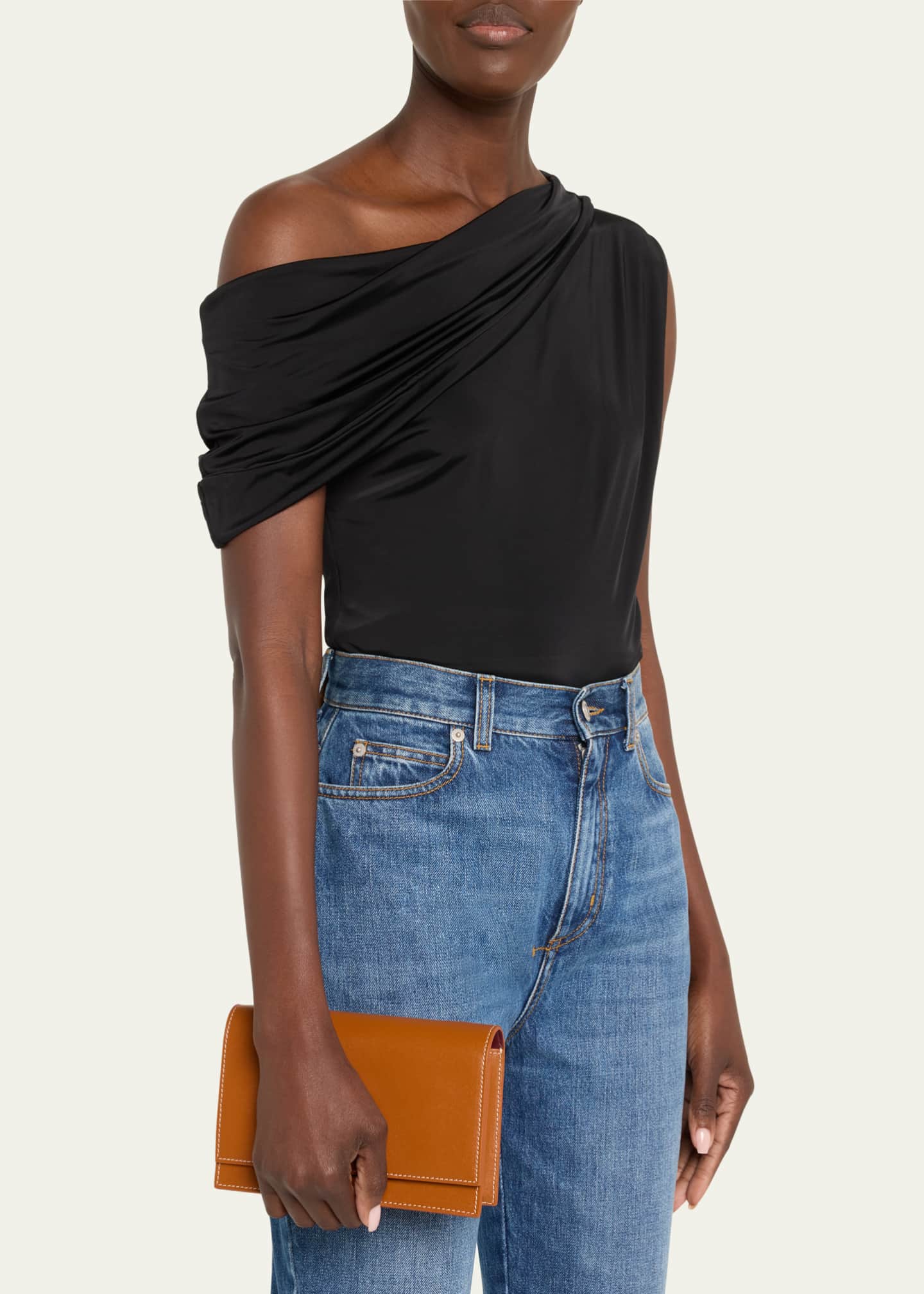 McQueen Small Skull Leather Crossbody Bag Image 2 of 5