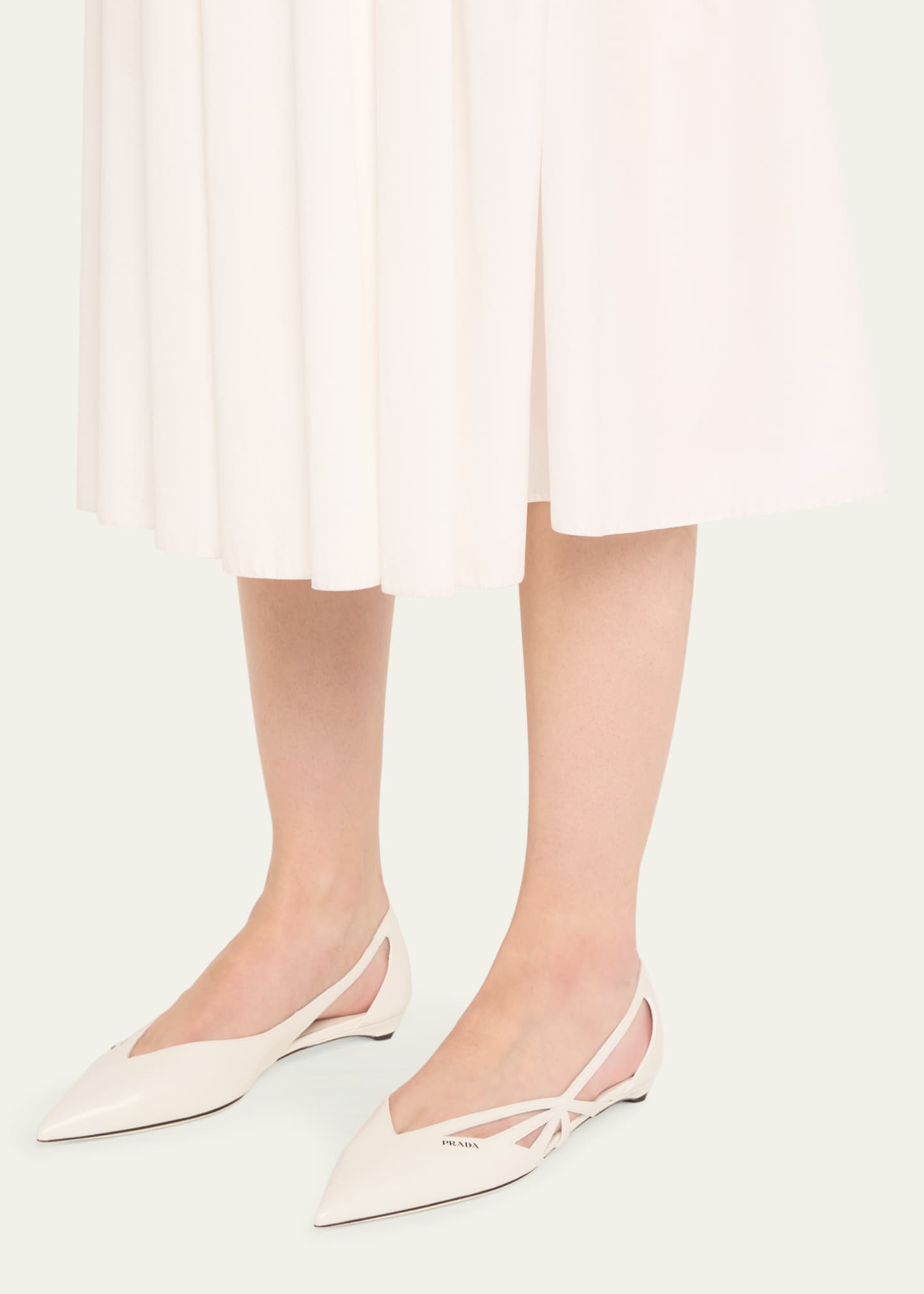 フラットシューズ PRADA Cut-out leather ballet flats Prada Leather Crisscross Cutout Ballerina Flats - Bergdorf