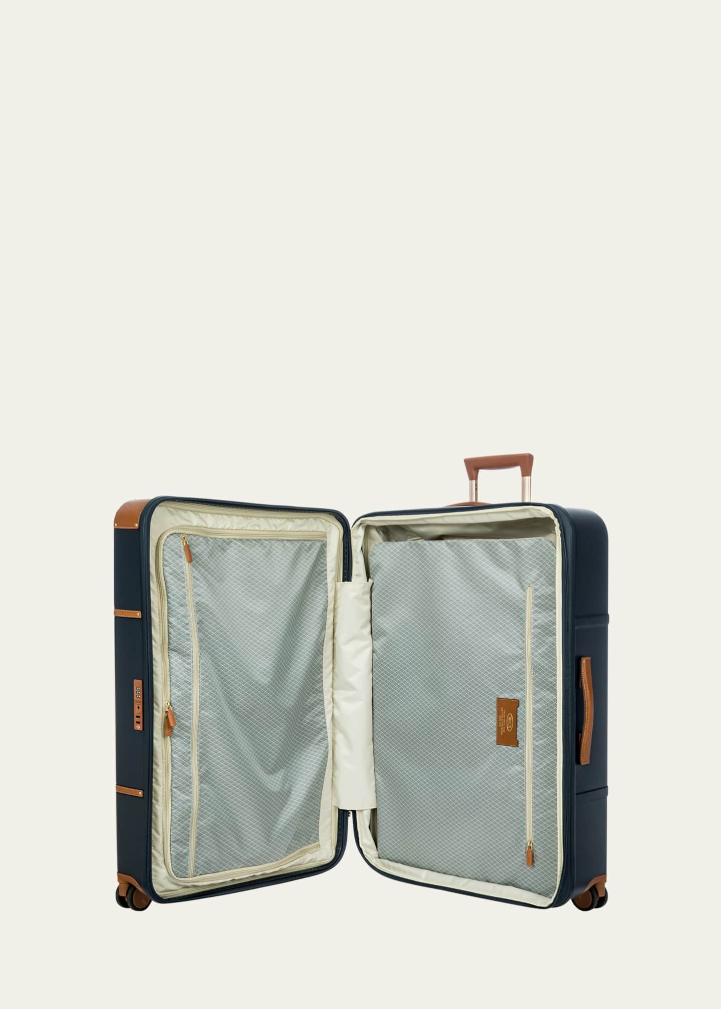 Bric's Bellagio 32" Expandable Spinner Image 2 of 4