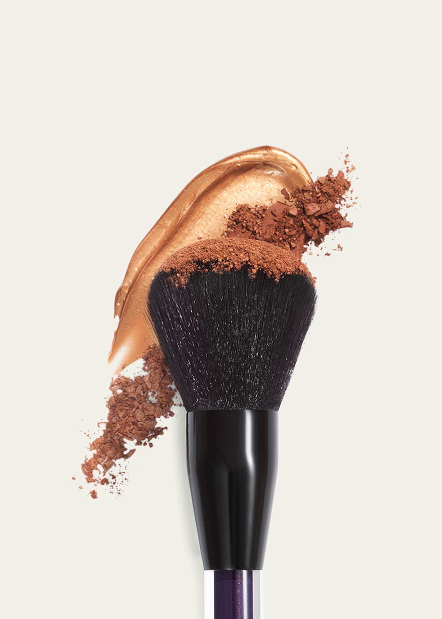 Kevyn Aucoin Large Face and Body Brush Image 3 of 4