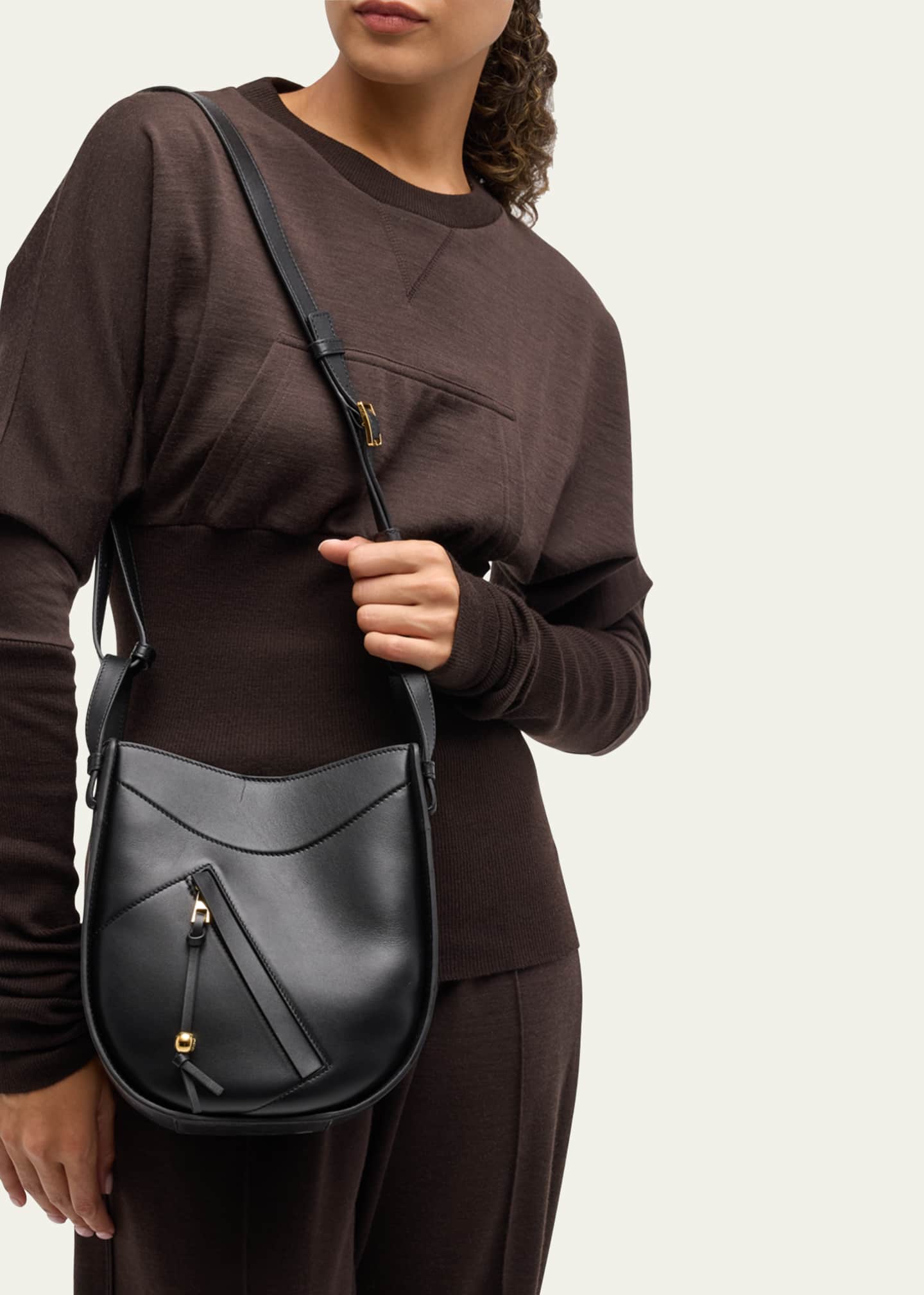 【LOEWE】Hammock Slice in Nero (Black) LOEWE Hammock Slice Tote Bag | Black | FARFETCH