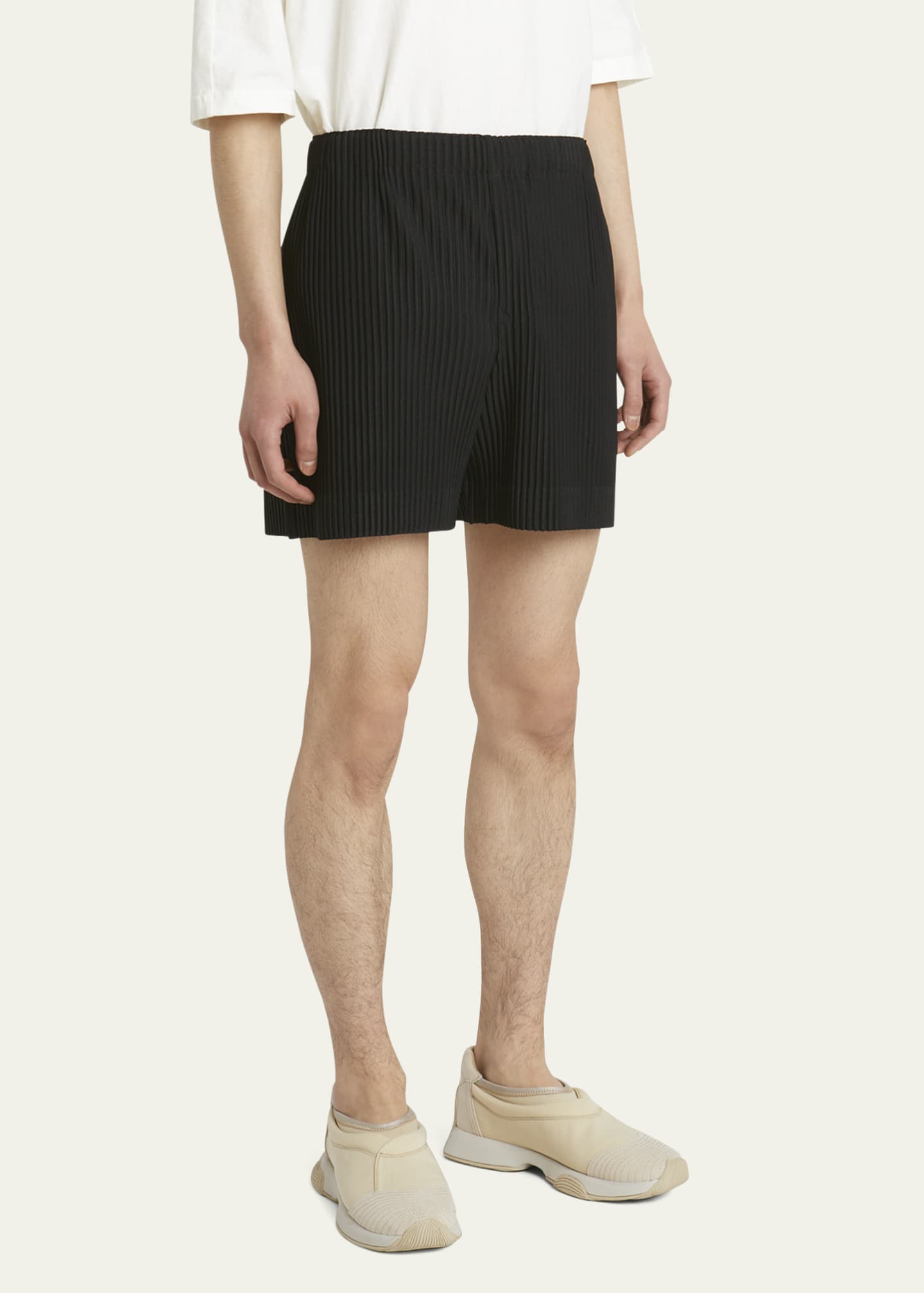 HOMME PLISSÉ ISSEY MIYAKE PLEATED TECHNICAL SHORT Flip size
