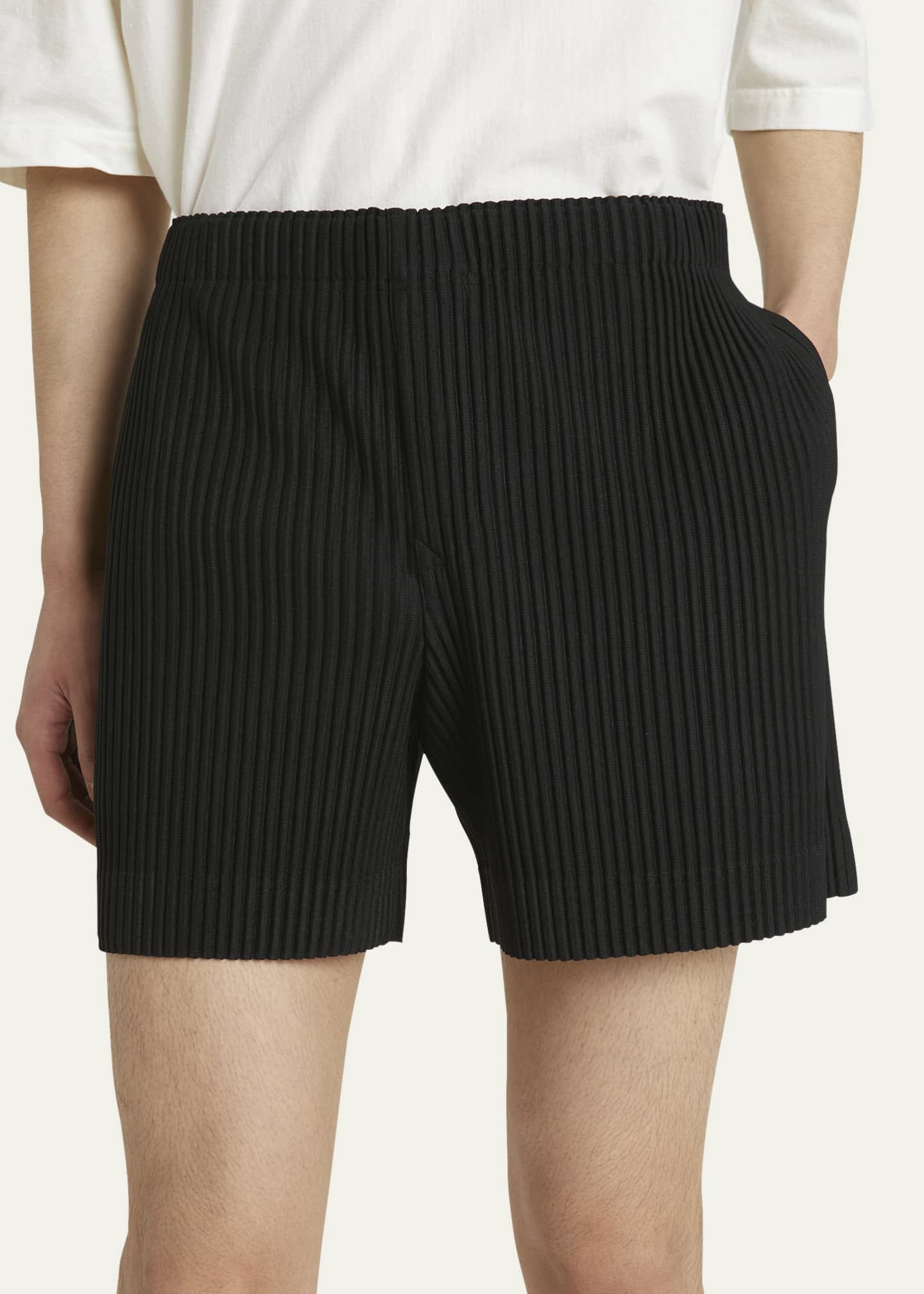 HOMME PLISSÉ ISSEY MIYAKE PLEATED TECHNICAL SHORT Flip size