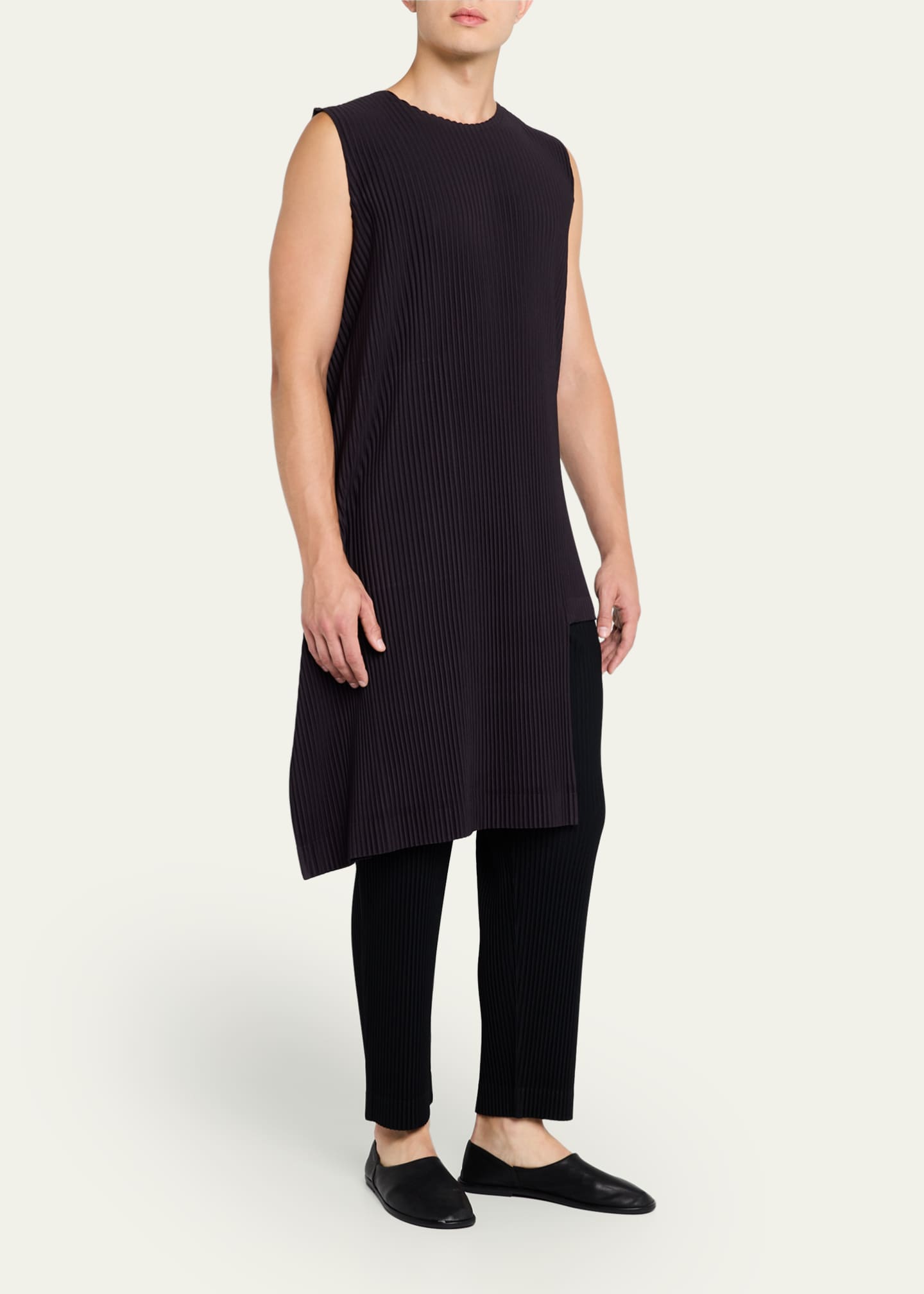 Homme Plisse Issey Miyake Men's Asymmetric Sleeveless Pleated Top Image 4 of 5