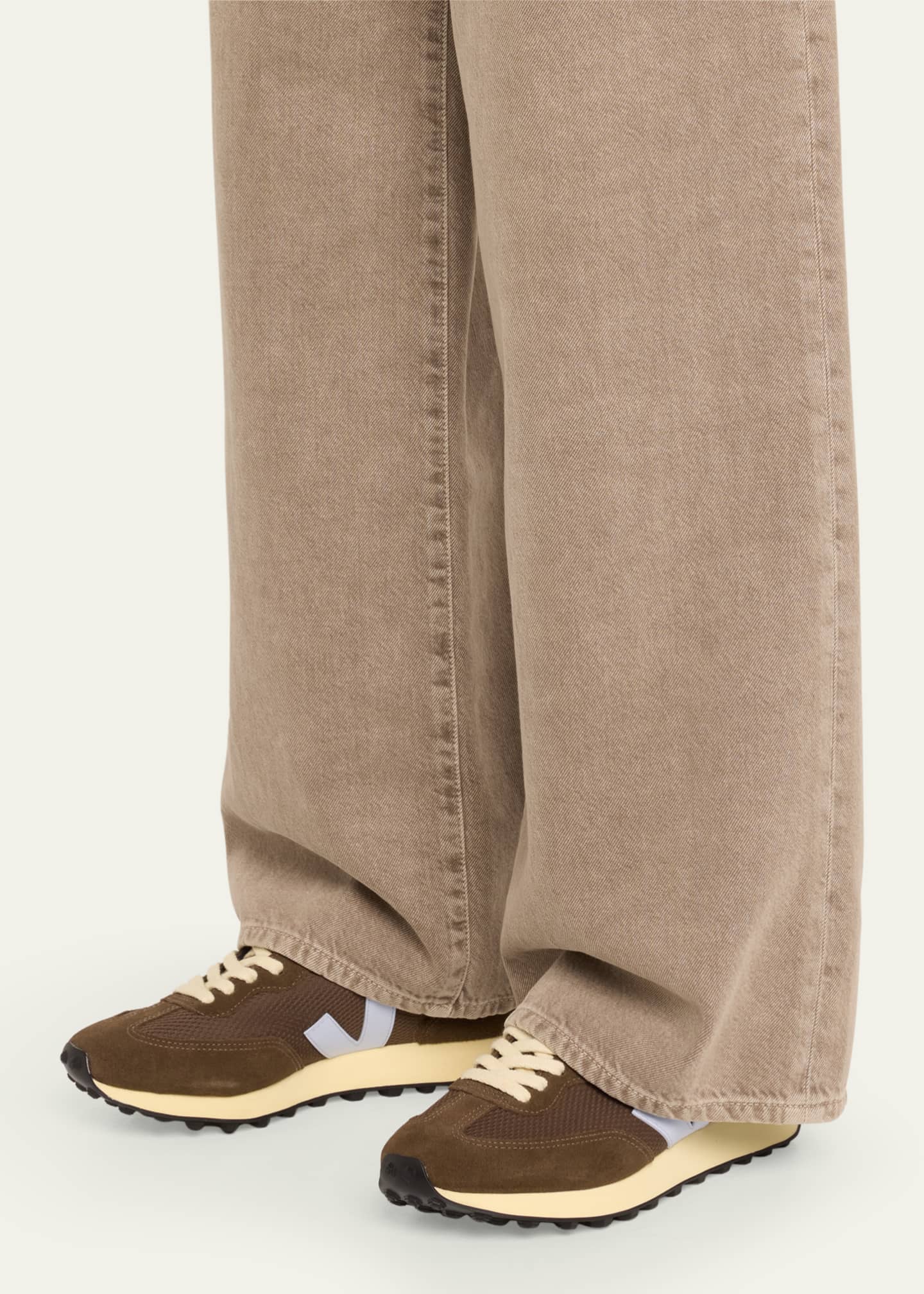 VEJA Rio Branco Bicolor Runner Sneakers Image 2 of 3