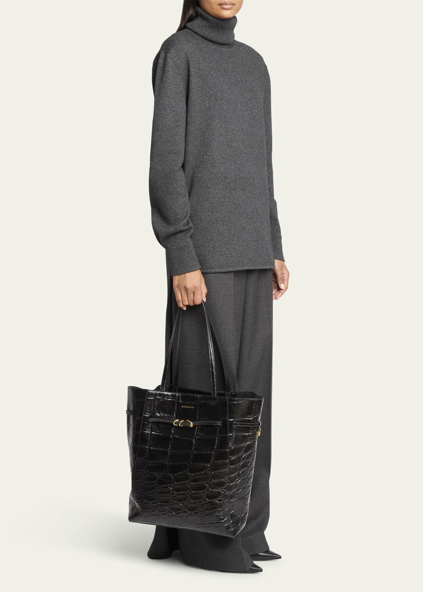 【関税&送料込】Givenchy Voyou Medium Tote Givenchy Voyou Medium Tote Bag in Embossed Leather