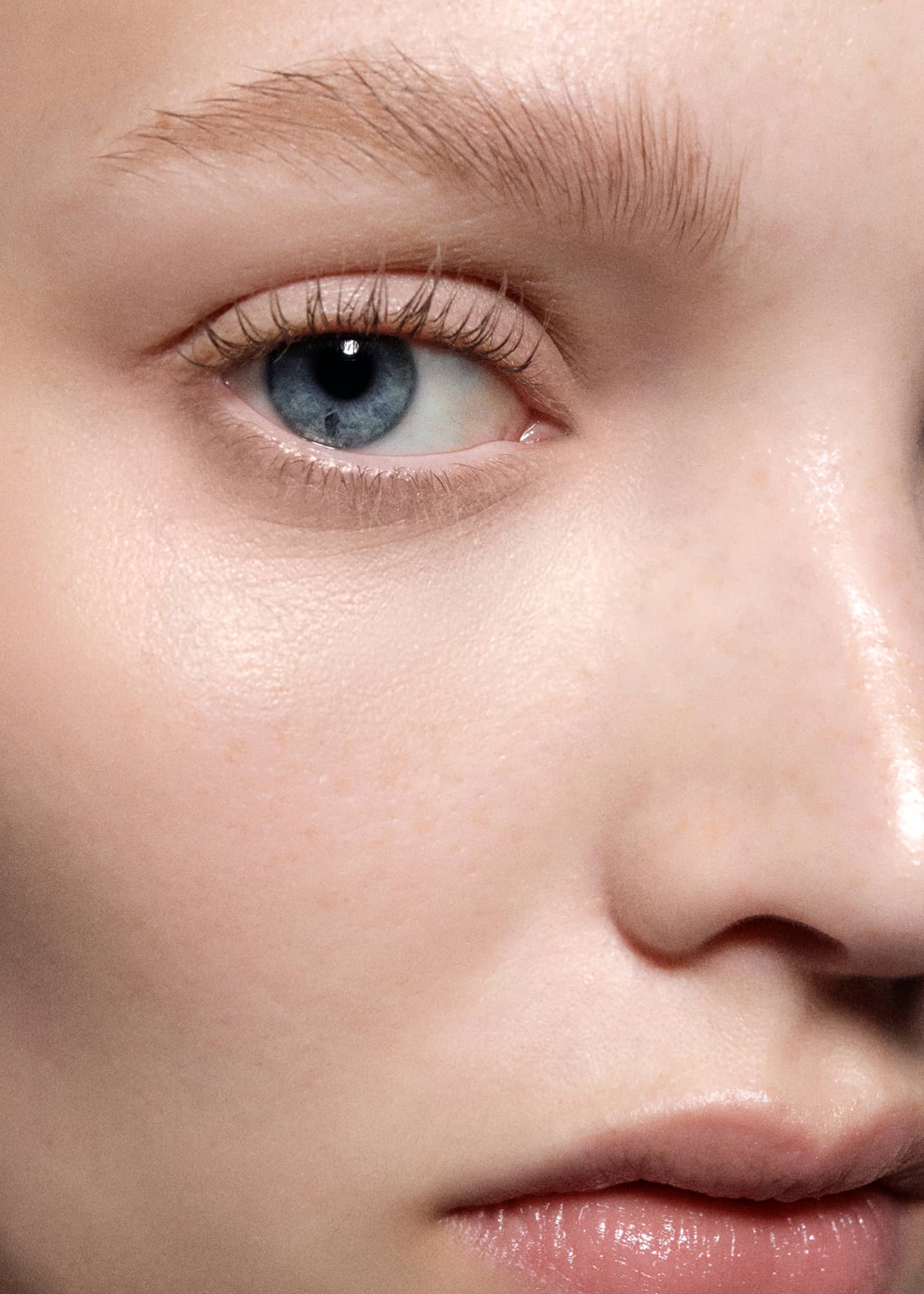Victoria Beckham Feather Fix Brow Image 4 of 5