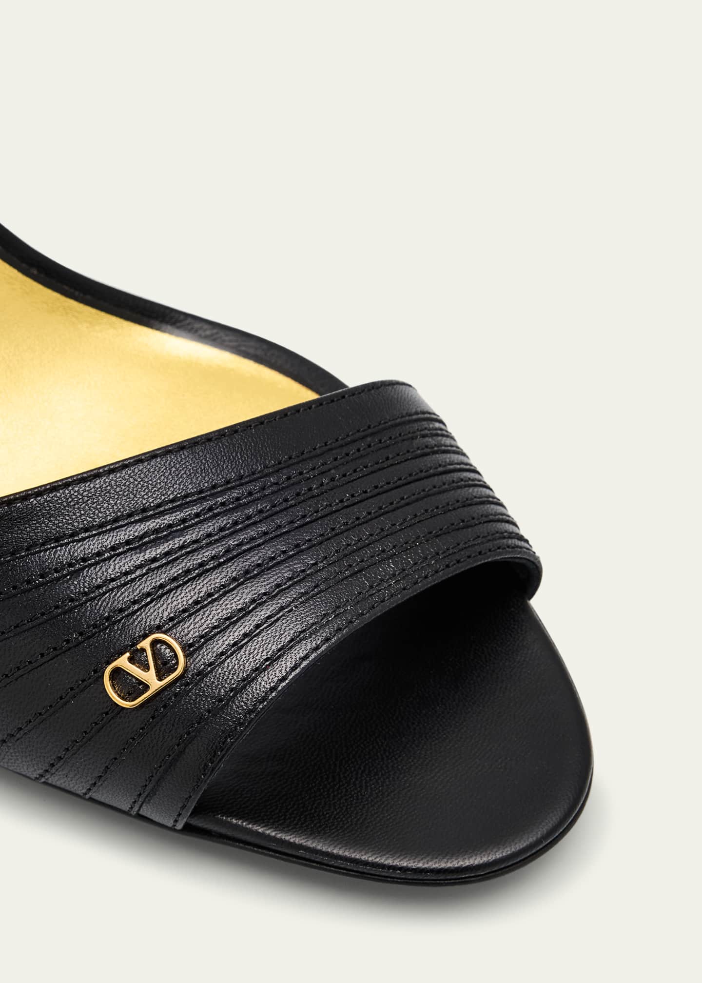 Valentino Garavani Ladycrush Leather Ankle-Strap Sandals