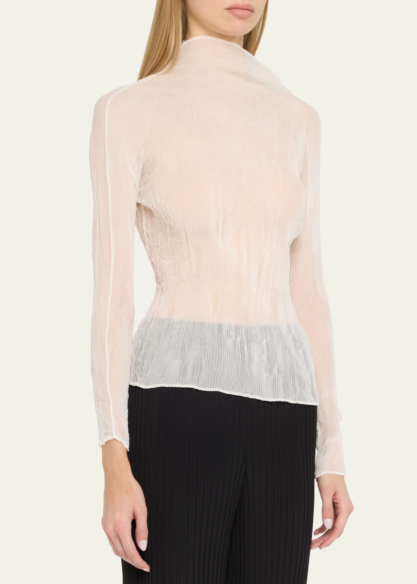 「新商品」に関するプレスリリース Issey Miyake Chiffon Twist Crinkled Turtleneck Top トップス