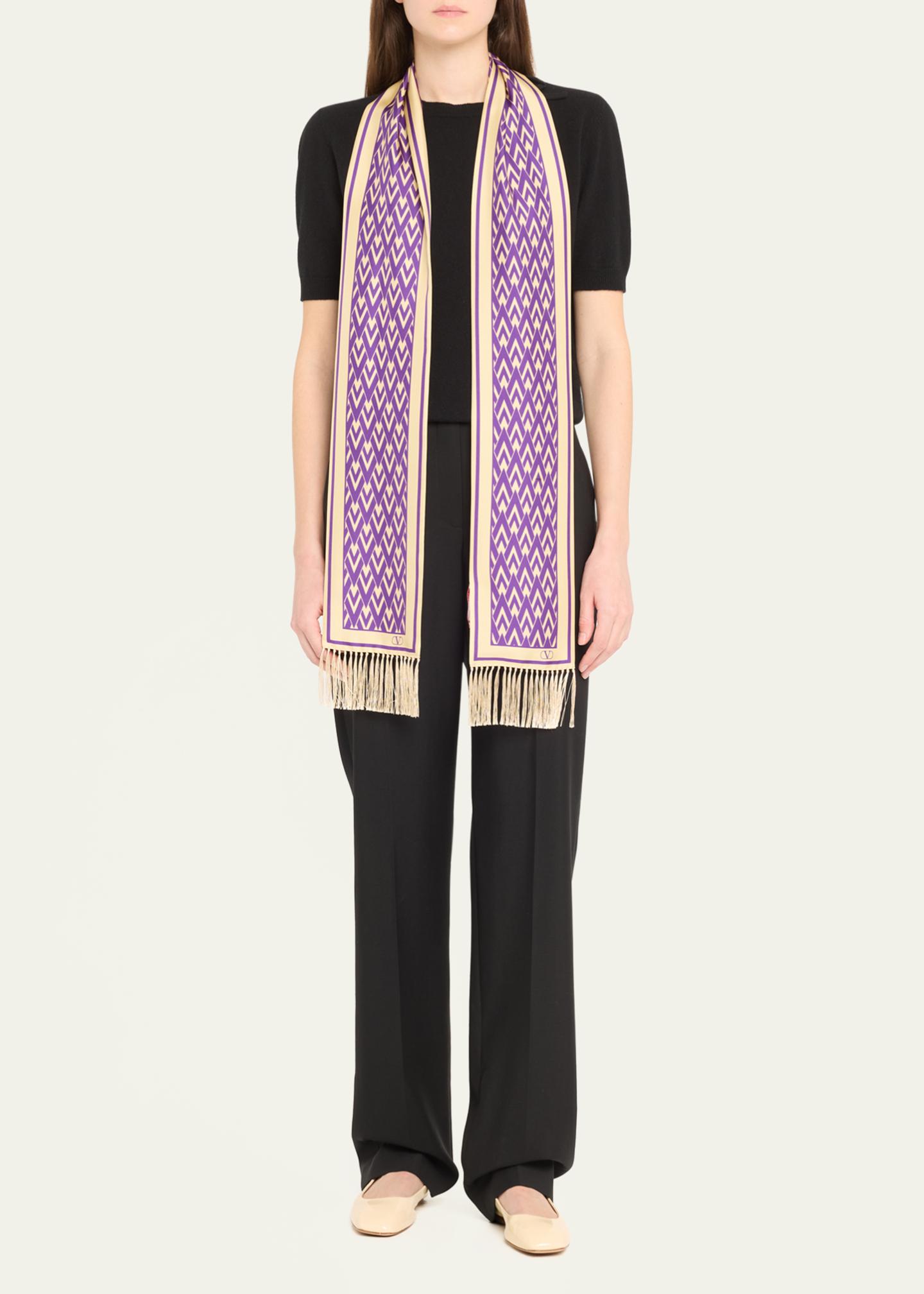 Foulard Valentino Rouge En Soie Monogramme - Écharpe Rectangulaire De Luxe D'occasion