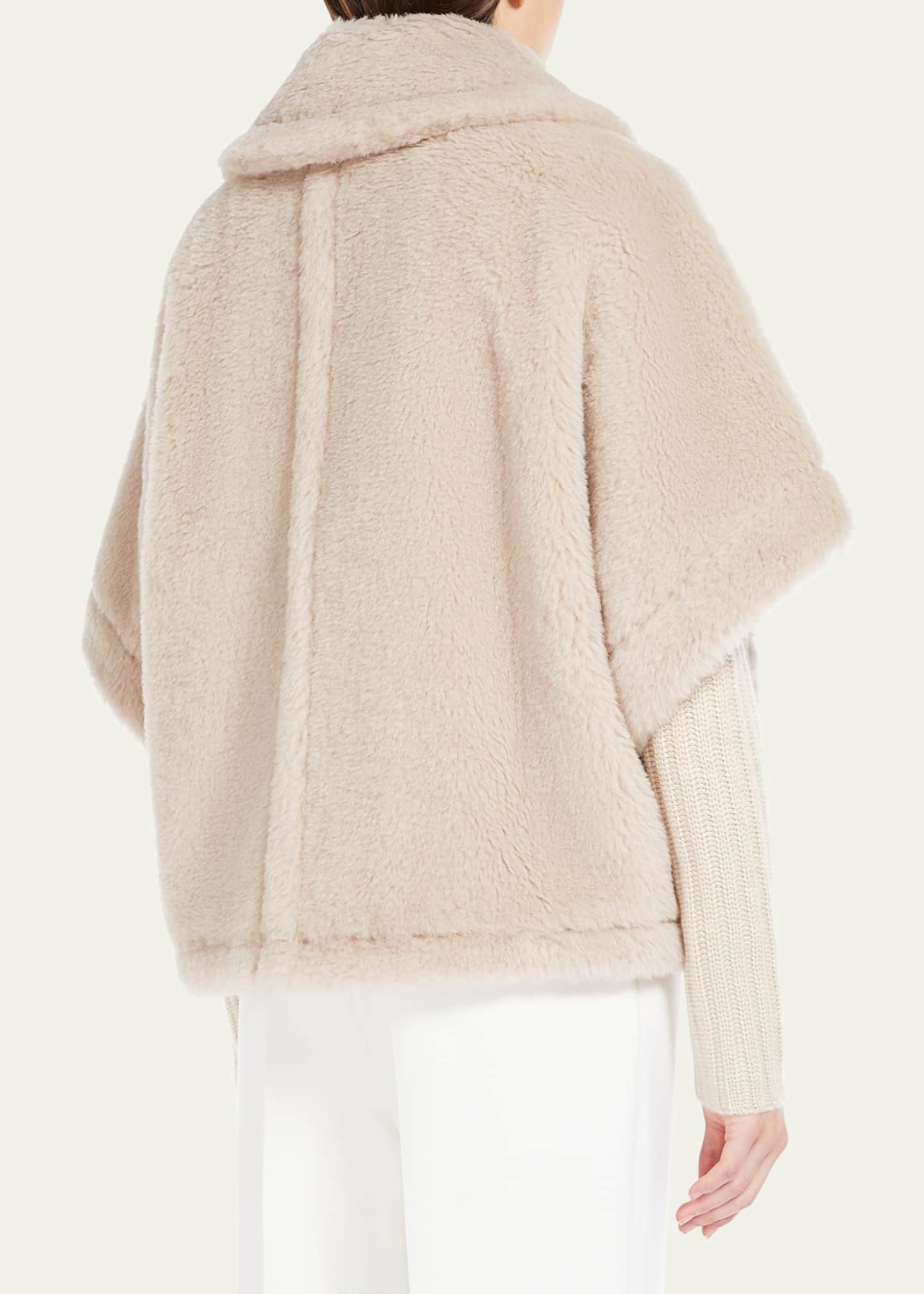 【送料&関税込】Max Mara Virgin Wool And Cashmere Cape Wih P Max Mara Virgin Wool And Cashmere Cape Wih Pockets On The