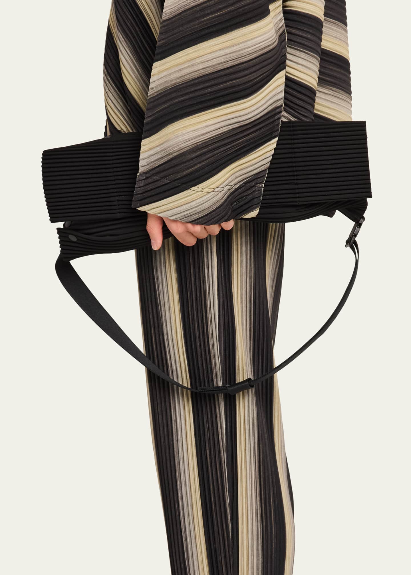 HOMME PLISSE ISSEY MIYAKE｜ (UNIT BAG (HP48AG471-63)) HOMME PLISSE ISSEY MIYAKE]UNIT BAG (HP48AG471-63) | 오케이몰