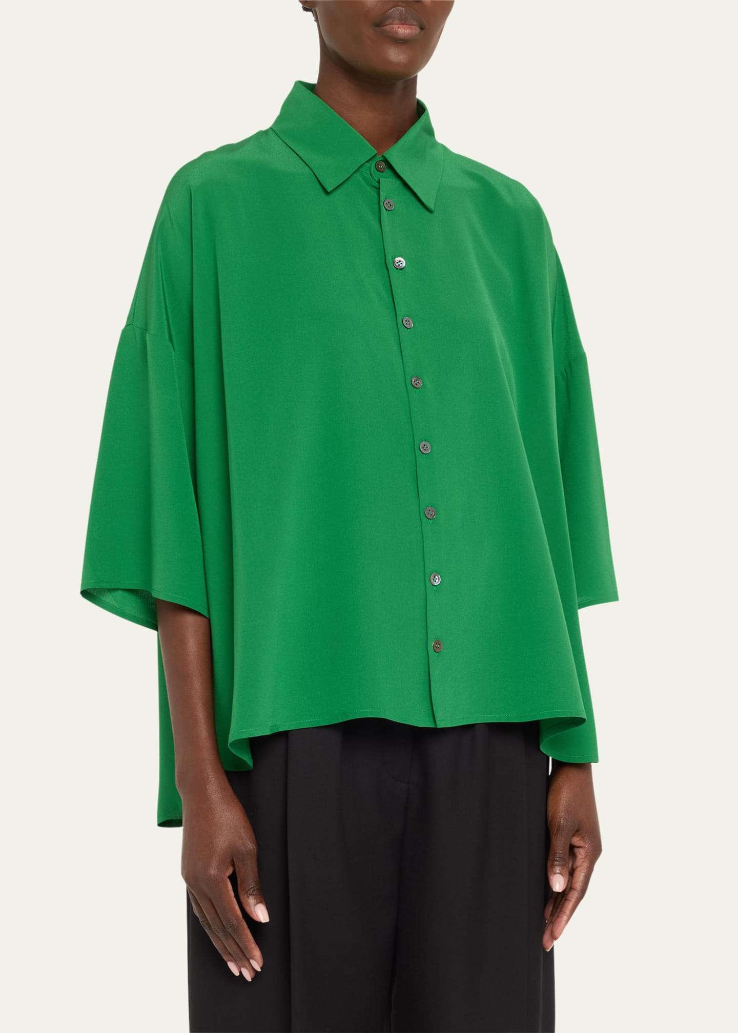 Eskandar Sloped-Shoulder Wide A-Line Short-Sleeve Shirt With Collar (Mid Length) Image 4 of 5