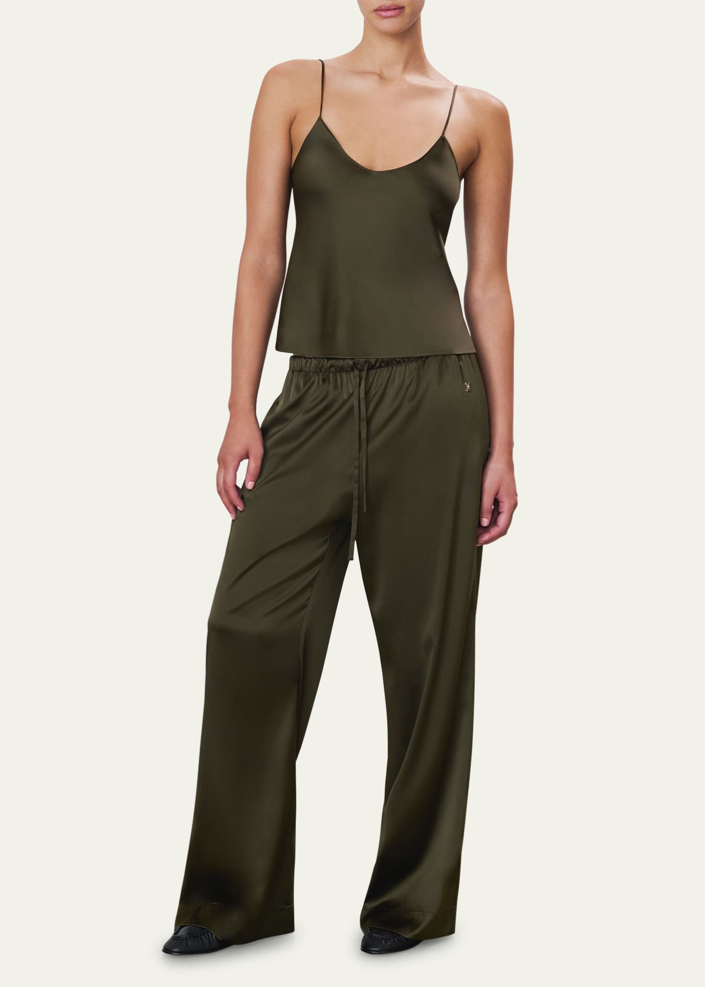 Eterne Mila V-Neck Tank op Image 2 of 5