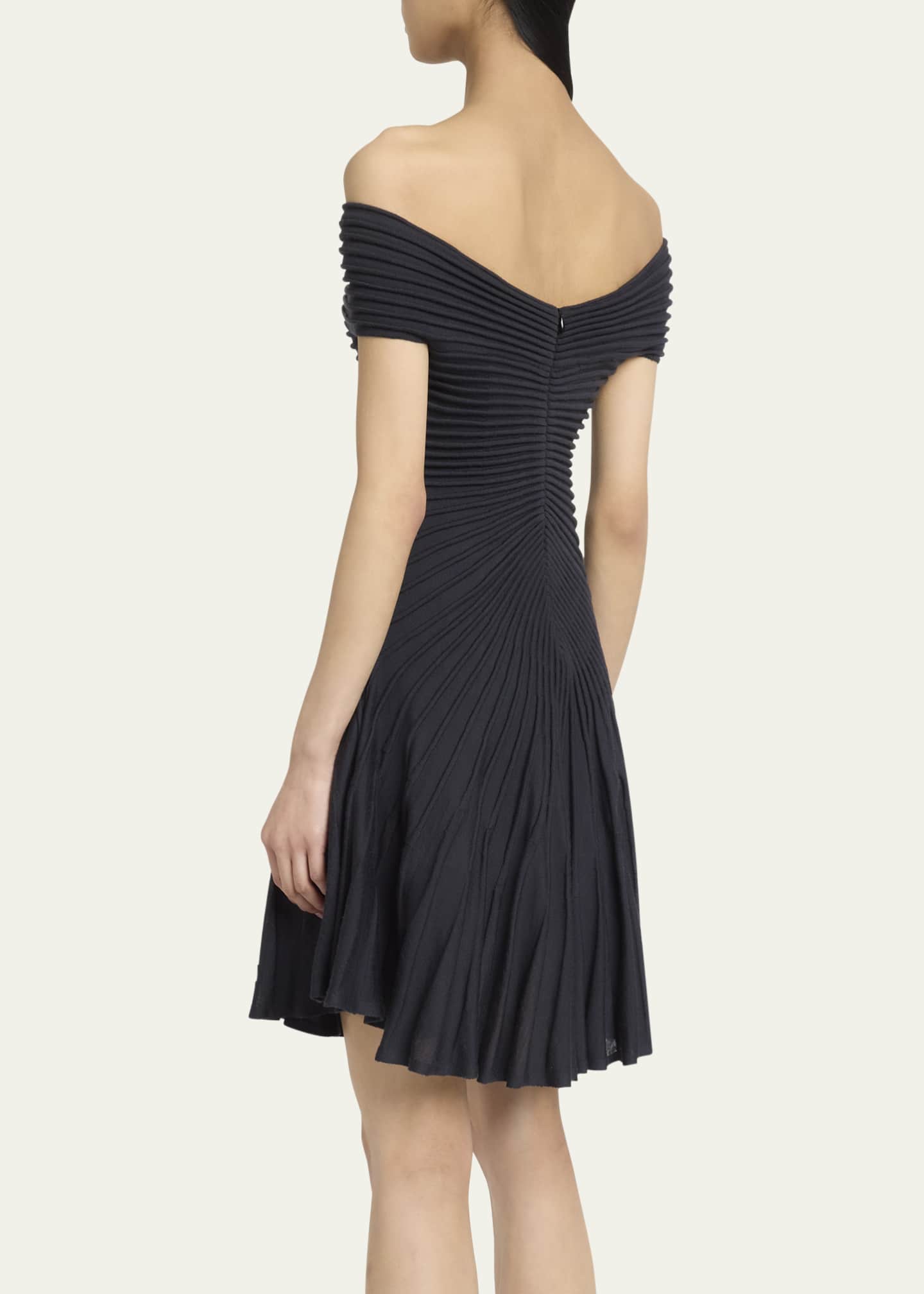 Off-Shoulder Sculpting Line Flared Wool Mini Dress