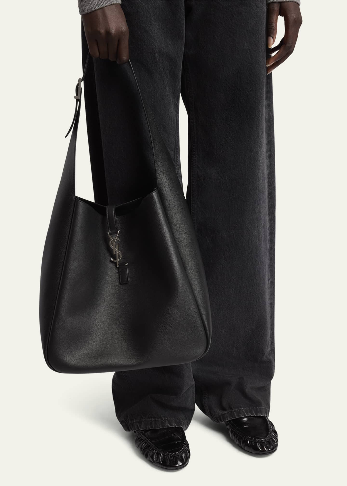 Saint Laurent Le 5 À 7 Large Hobo Bag in Smooth Leather Image 2 of 5