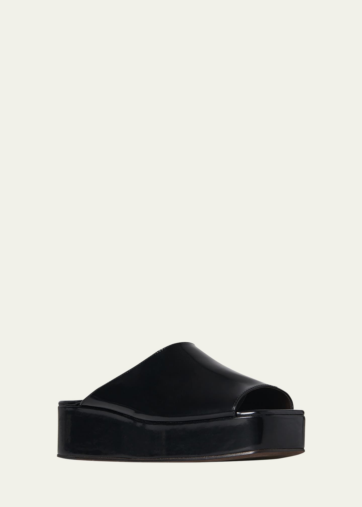 サンダル・ミュール The Row Black Emi Flatform Sandals Emi patent leather platform mules in black - The Row | Mytheresa