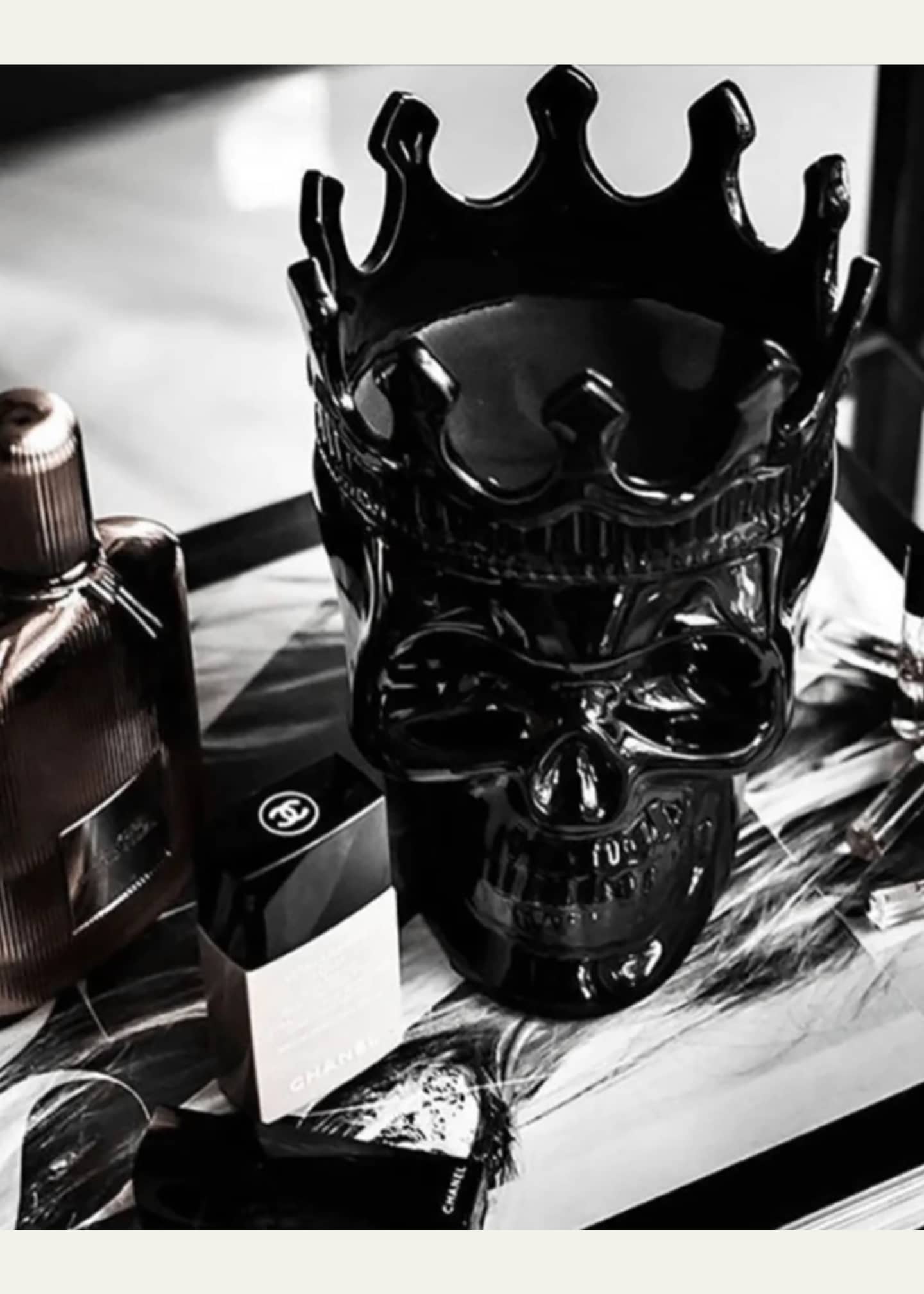 Thompson Ferrier Black Dants Skull Candle, 23.3 oz. - Secret Sucre Scent Image 2 of 3