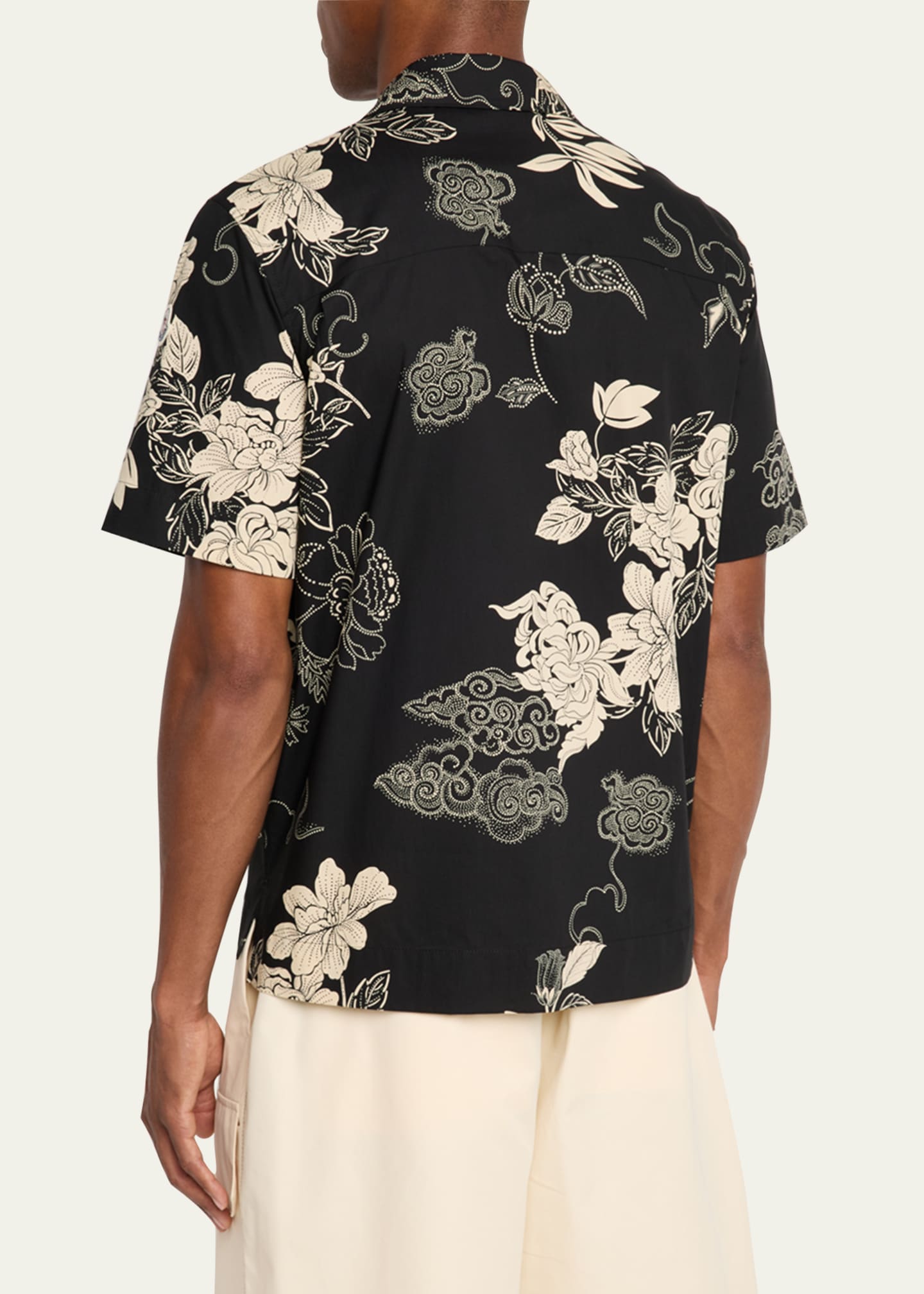 【MONCLER】プリントコットンシャツ Moncler Men's Leaf-Print Camp Shirt - Bergdorf Goodman