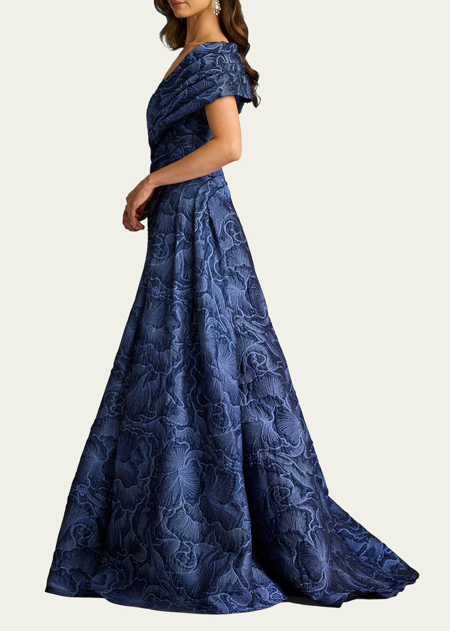 存在感絶大【TADASHI SHOJI】Robbie Jacquard Draped Dress Tadashi Shoji Pleated Off-Shoulder Floral Jacquard Gown