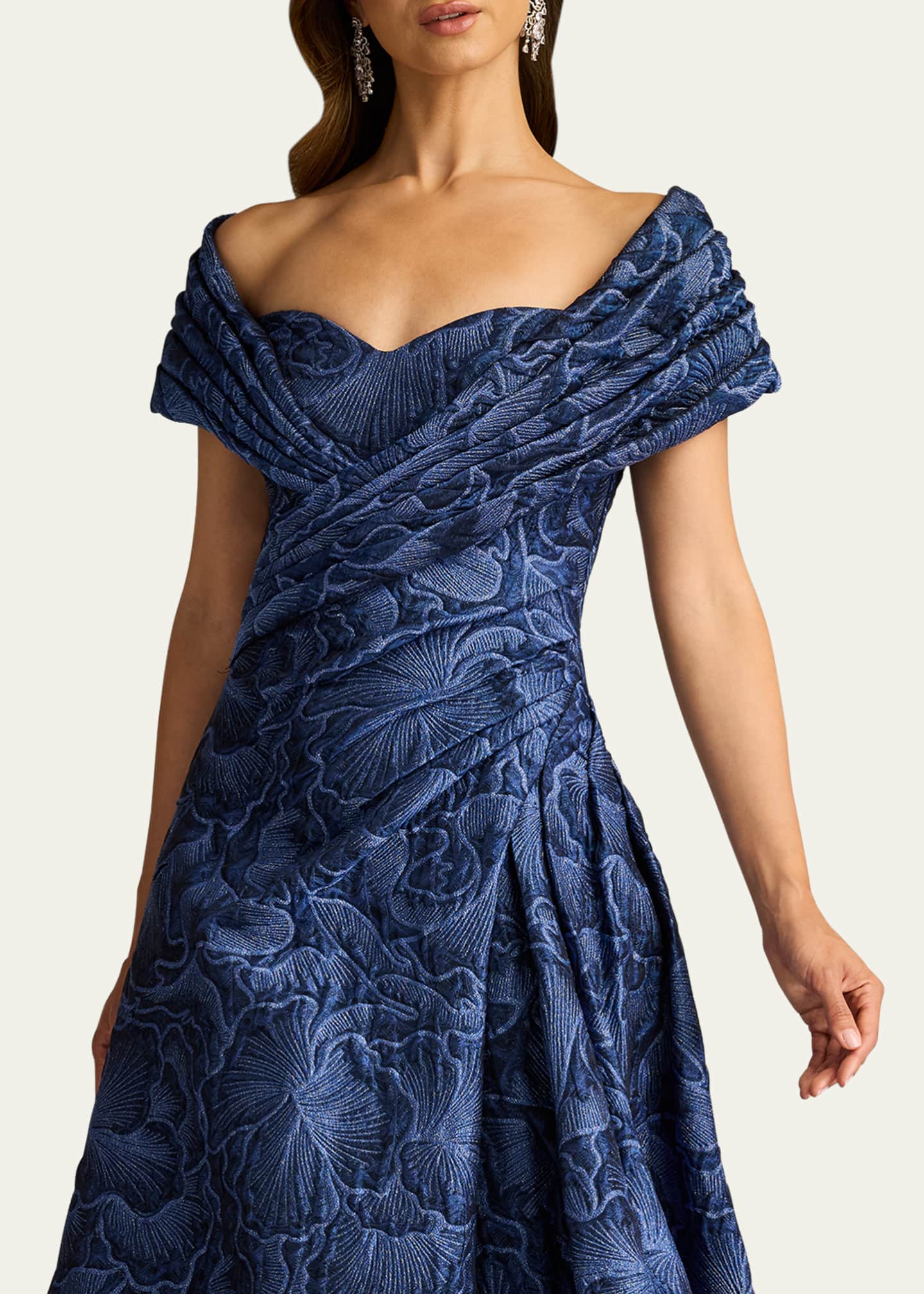 SALE!!TADASHI SHOJI シアーフローラルプリントローブ部屋着 SALE!!TADASHI SHOJI シアーフローラルプリントローブ インナー