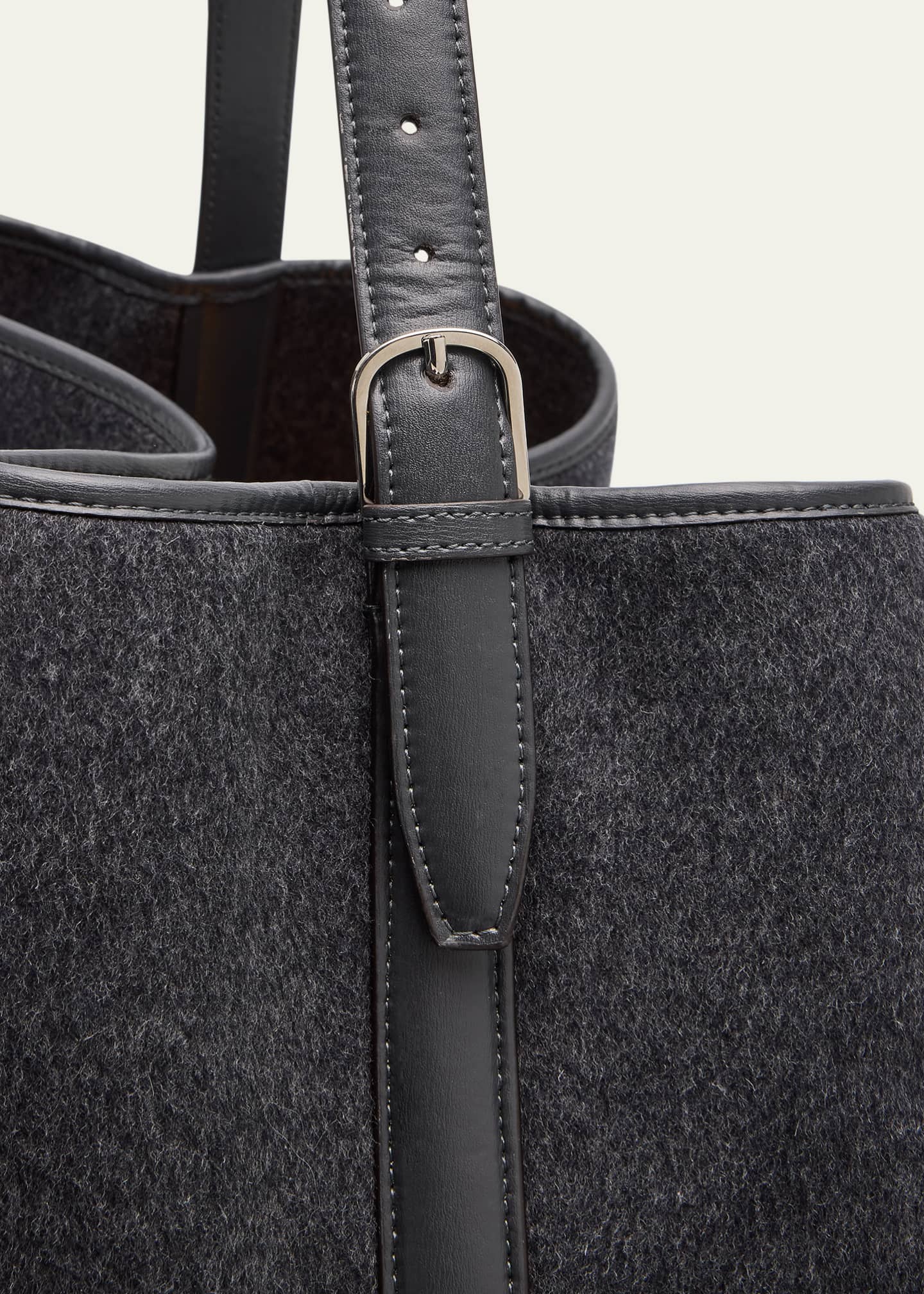 TOTEME(トーテム)Belted woven leather tote bag(SALE国内発送) Belted leather tote bag in black - Toteme | Mytheresa